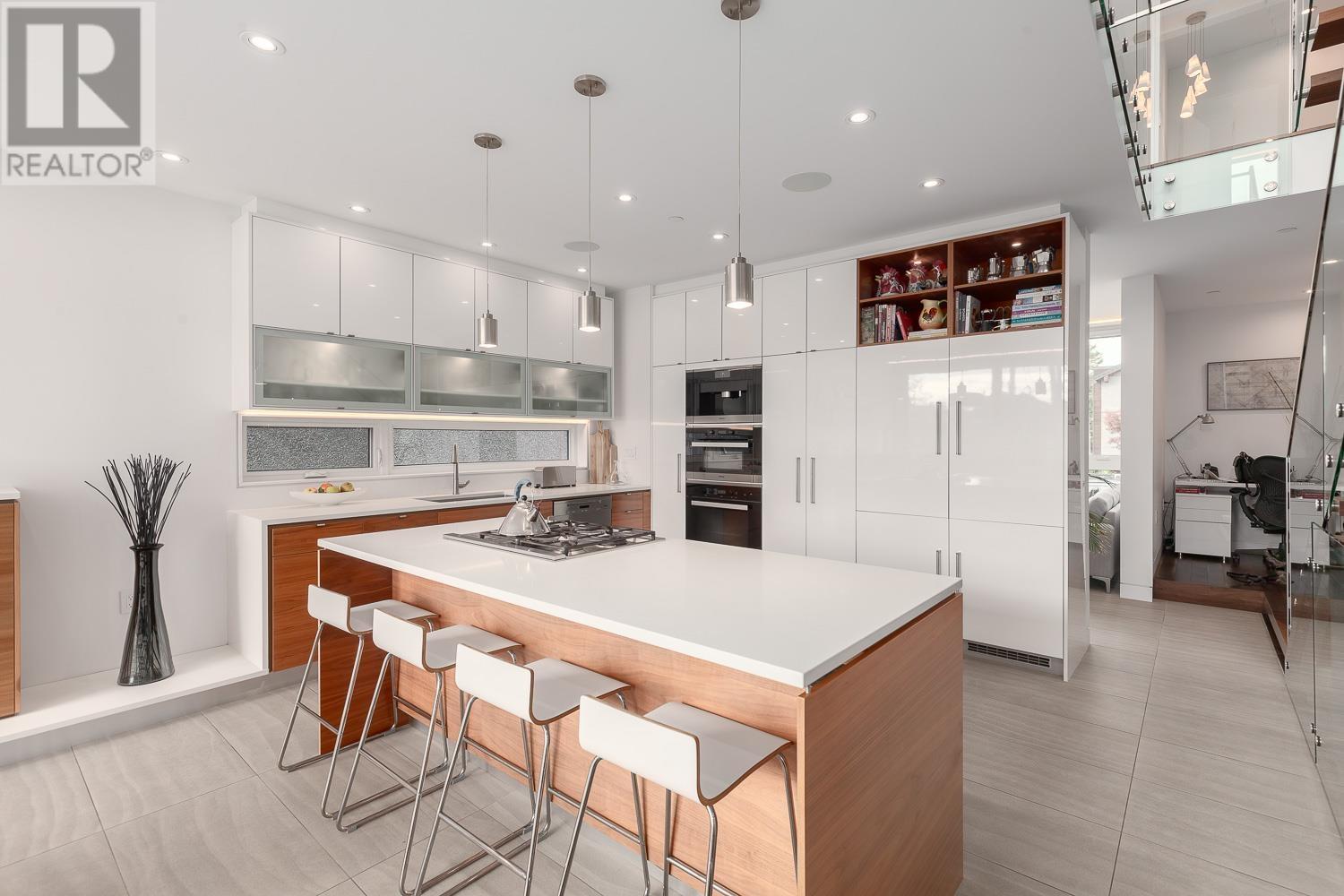 3524 Oxford Street, Vancouver, British Columbia  V5K 1P1 - Photo 10 - R2825521