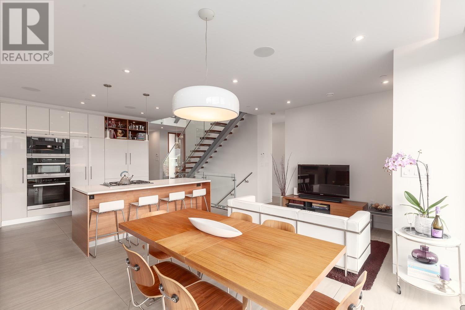3524 Oxford Street, Vancouver, British Columbia  V5K 1P1 - Photo 13 - R2825521