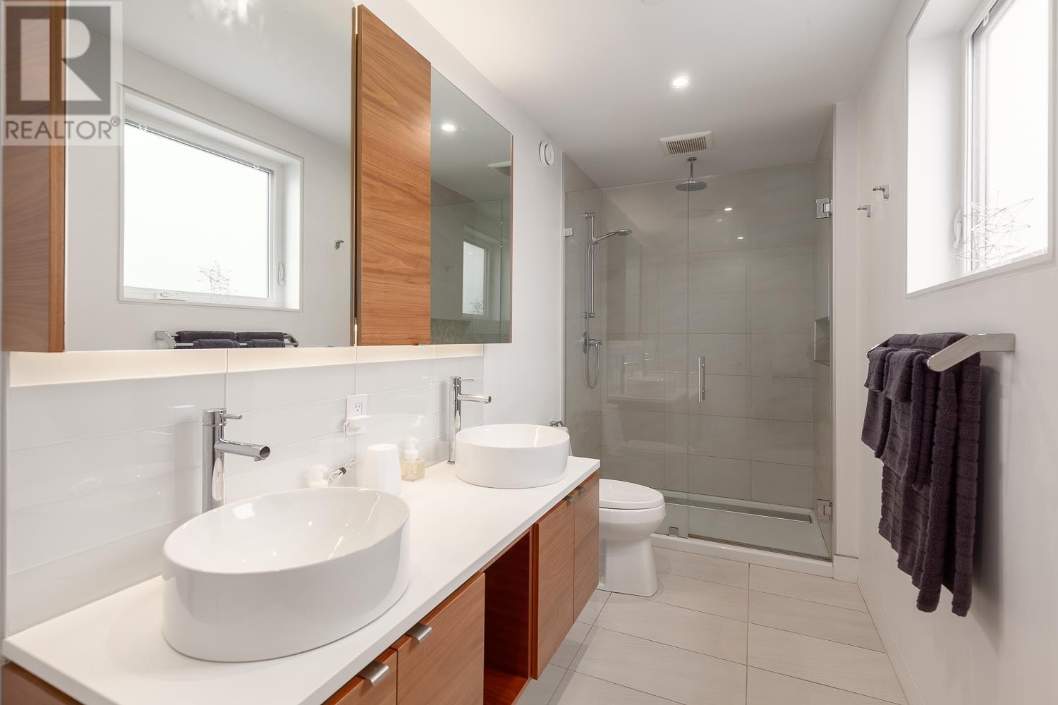 3524 Oxford Street, Vancouver, British Columbia  V5K 1P1 - Photo 24 - R2825521