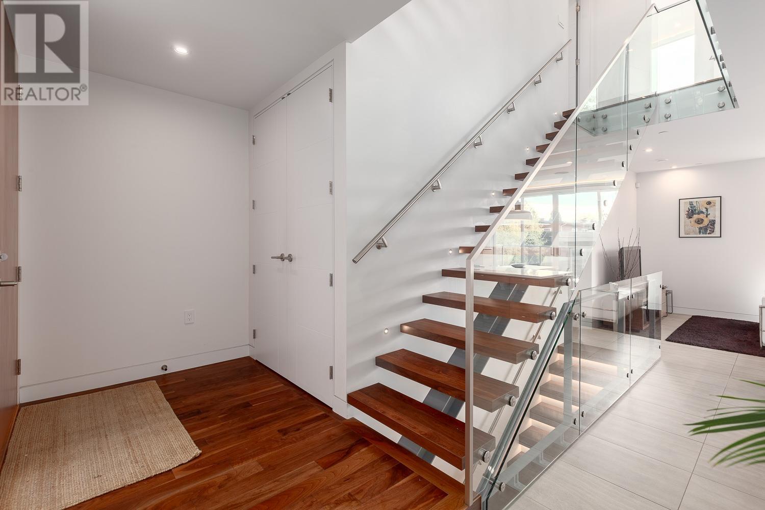 3524 Oxford Street, Vancouver, British Columbia  V5K 1P1 - Photo 6 - R2825521