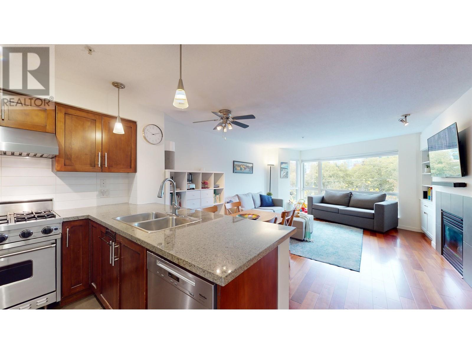 217 676 W 6th Avenue, Vancouver, British Columbia  V5Z 1A3 - Photo 4 - R2827302