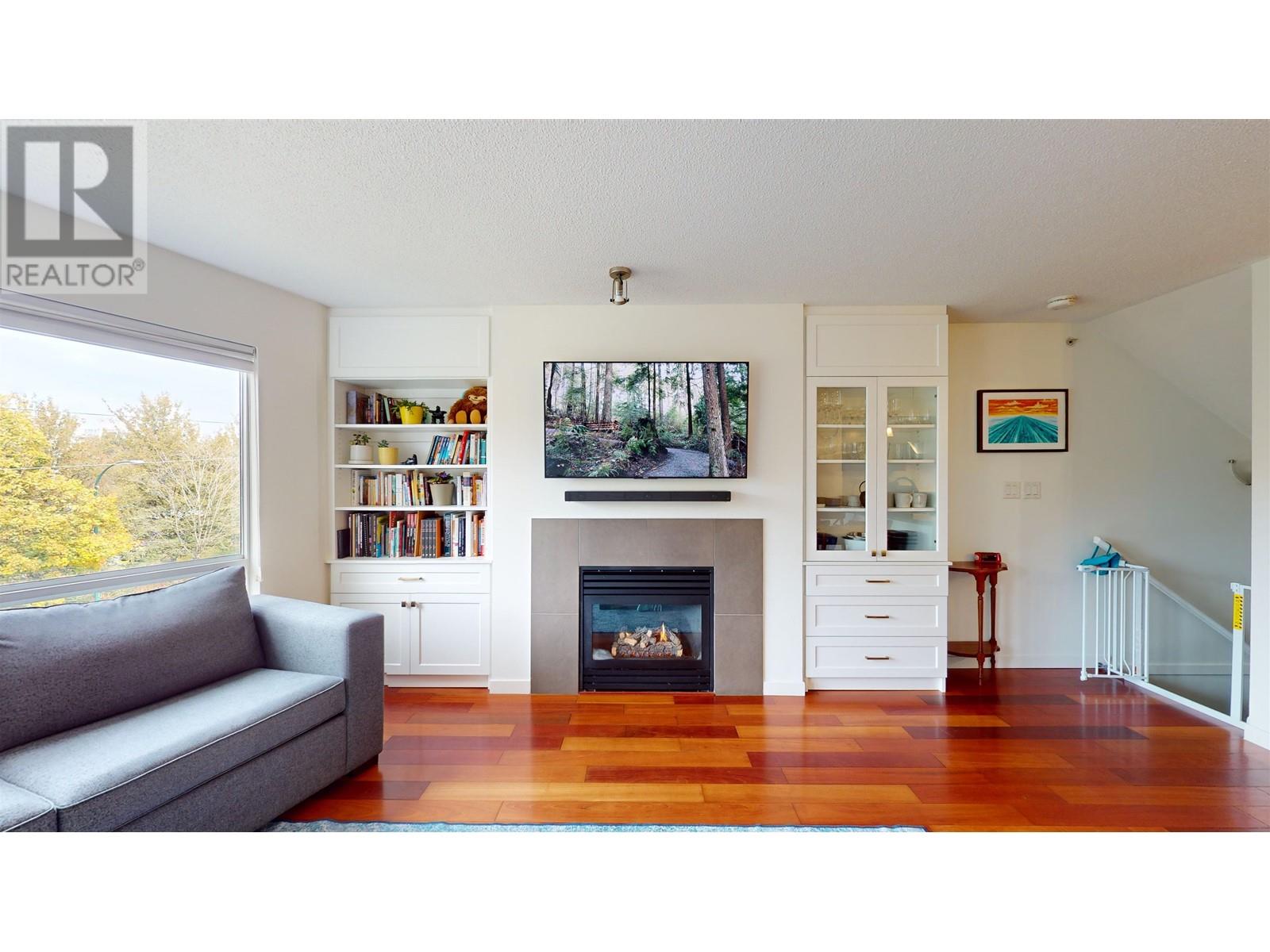 217 676 W 6th Avenue, Vancouver, British Columbia  V5Z 1A3 - Photo 2 - R2827302
