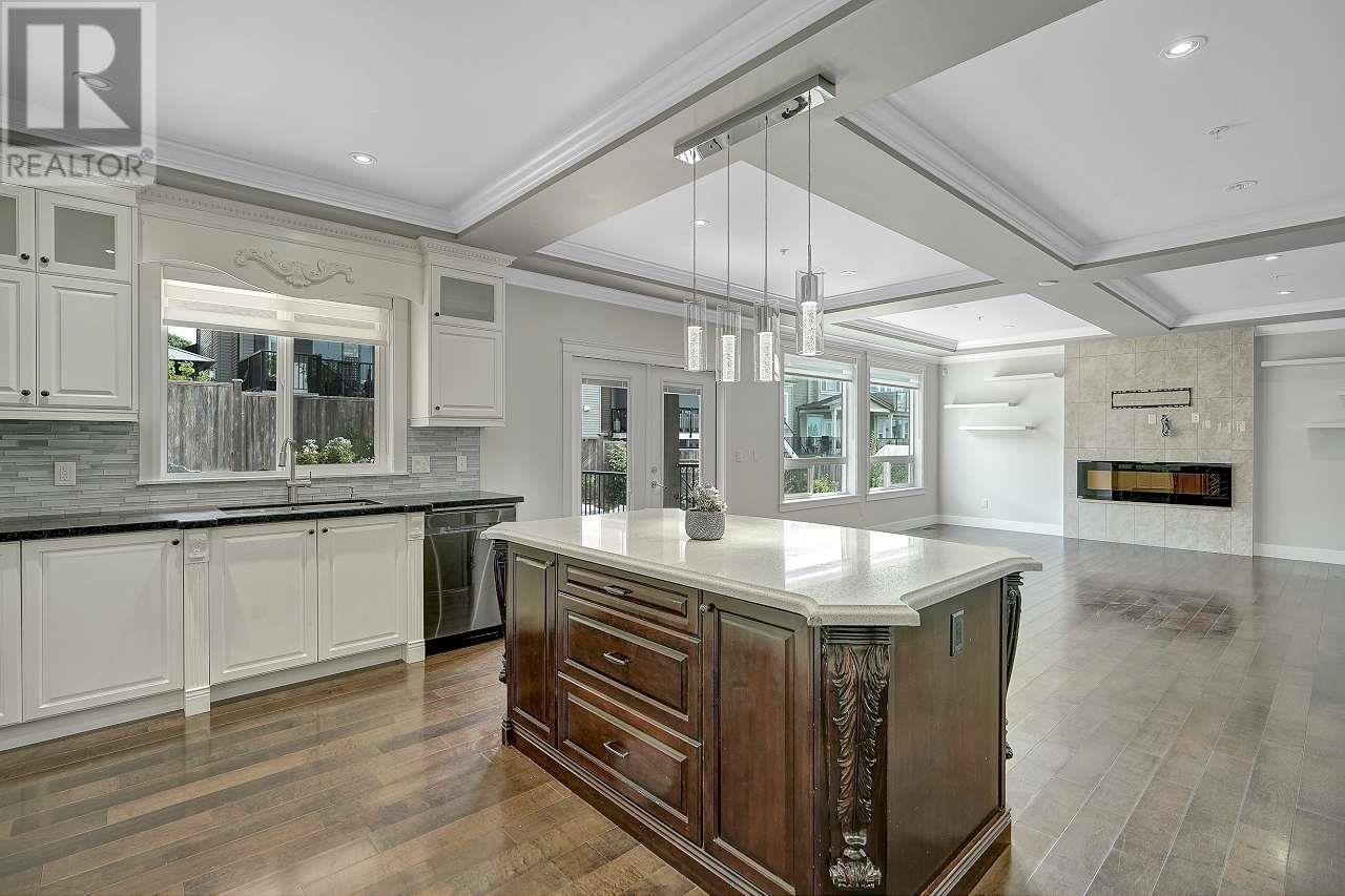 10154 247 Street, Maple Ridge, British Columbia  V2W 0H1 - Photo 3 - R2807554