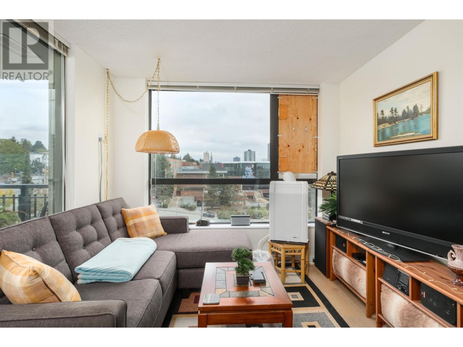 1004 813 Agnes Street, New Westminster, British Columbia  V3M 0A9 - Photo 3 - R2827421