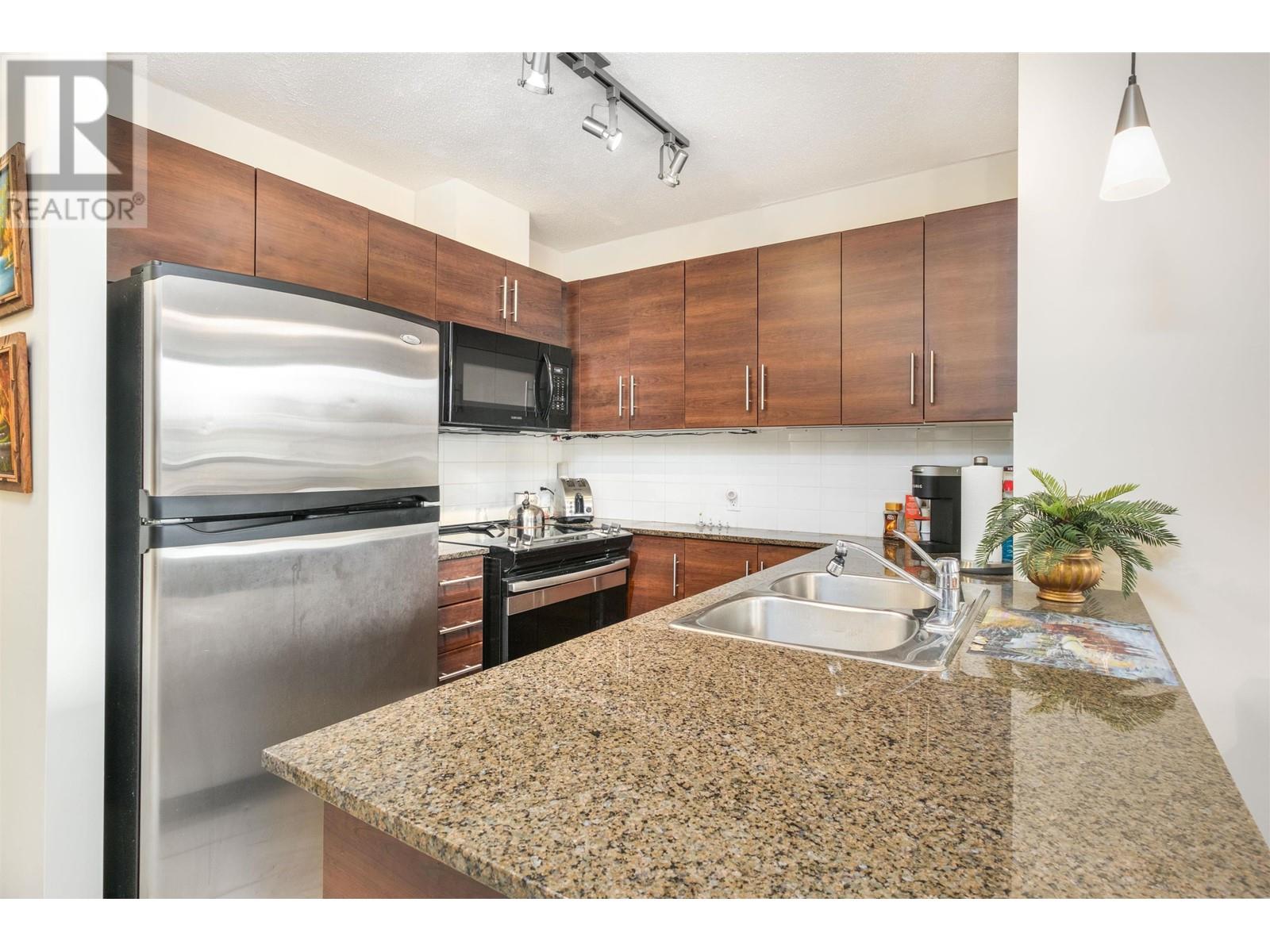 1004 813 Agnes Street, New Westminster, British Columbia  V3M 0A9 - Photo 4 - R2827421