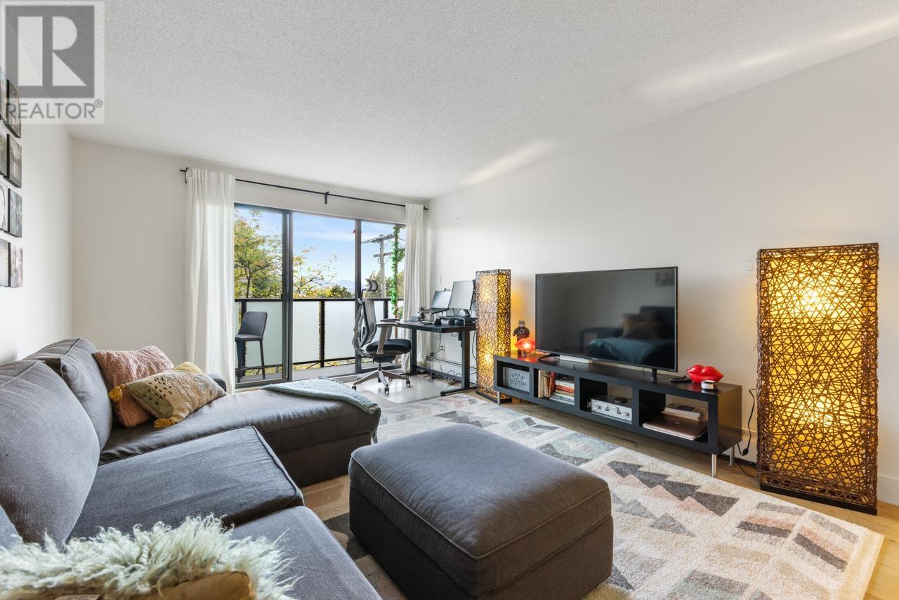 315 665 E 6th Avenue, Vancouver, British Columbia  V5T 4J3 - Photo 2 - R2827447