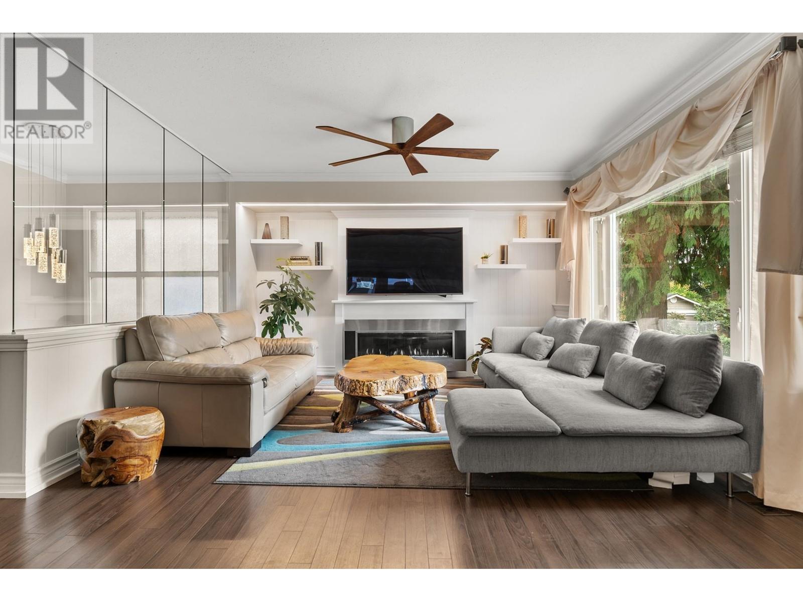 1177 Arborlynn Drive, North Vancouver, British Columbia  V7J 2V4 - Photo 3 - R2827434