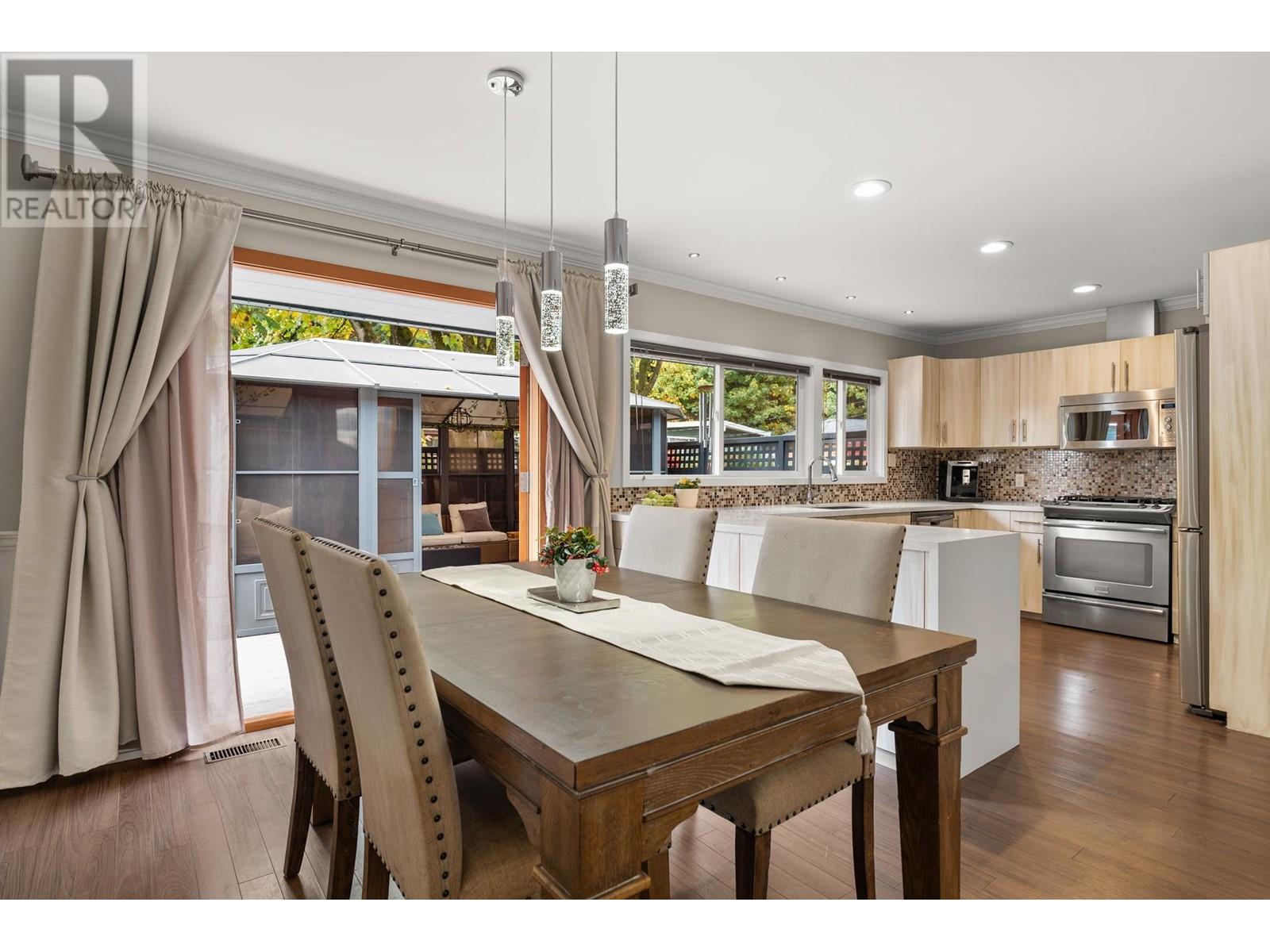1177 Arborlynn Drive, North Vancouver, British Columbia  V7J 2V4 - Photo 4 - R2827434