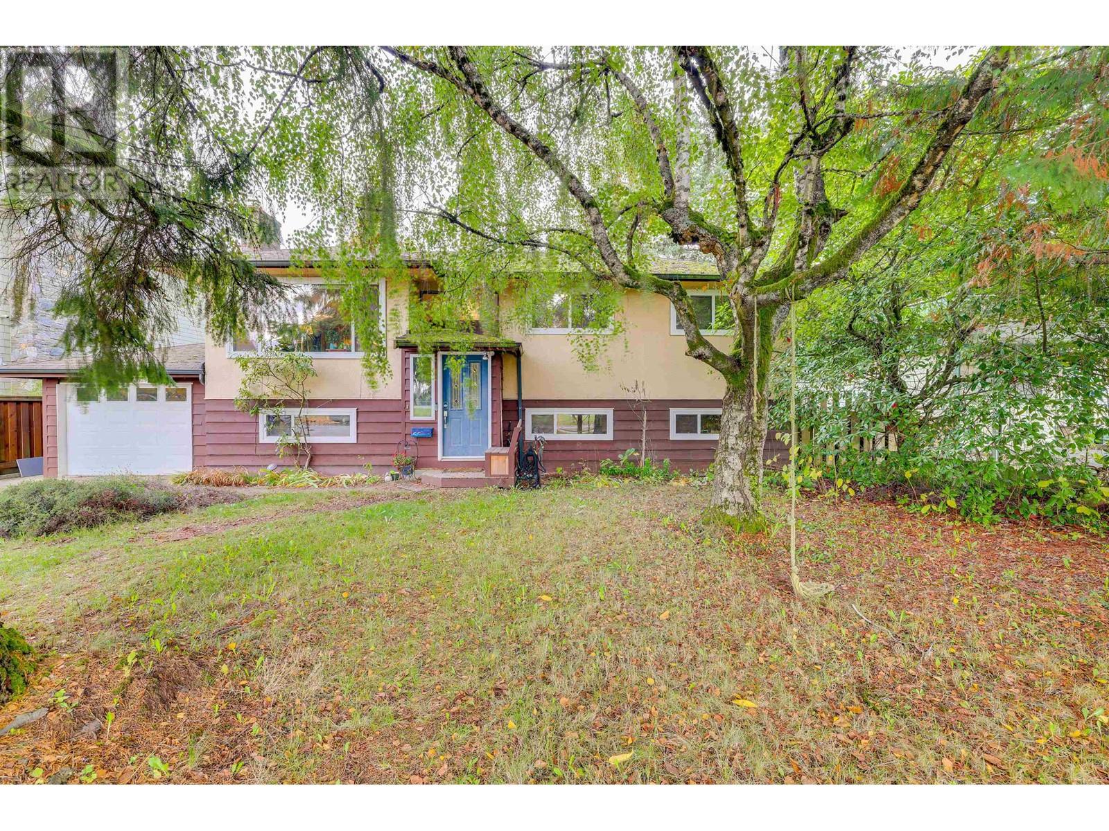 1019 Grover Avenue, Coquitlam, British Columbia  V3J 3E7 - Photo 2 - R2827442
