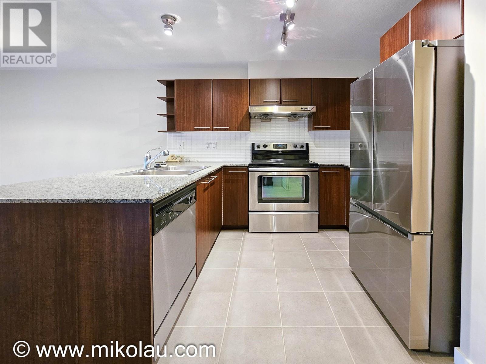 4728 S Brentwood Drive, Burnaby, British Columbia  V5C 4A7 - Photo 2 - R2827462