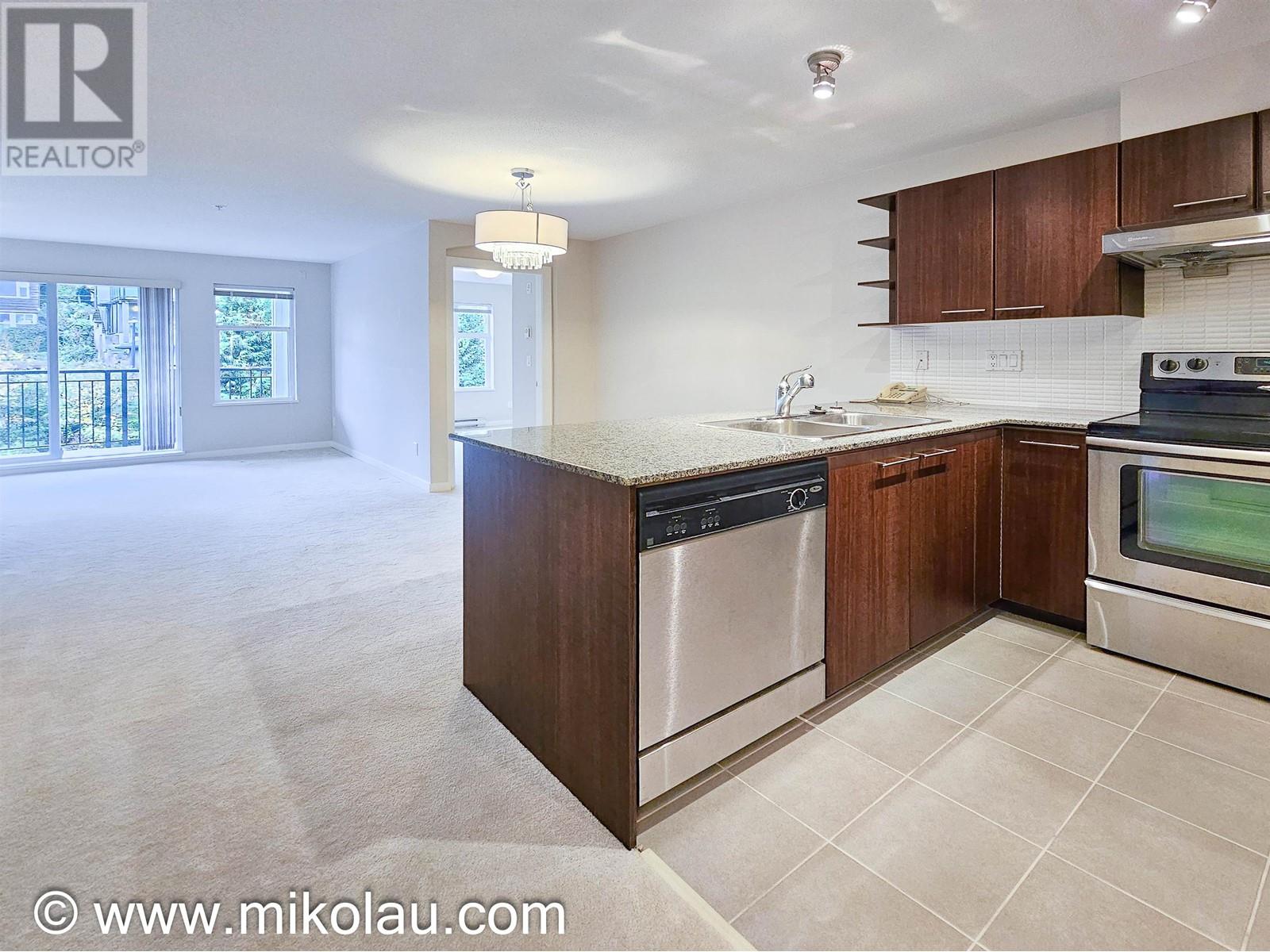 4728 S Brentwood Drive, Burnaby, British Columbia  V5C 4A7 - Photo 4 - R2827462