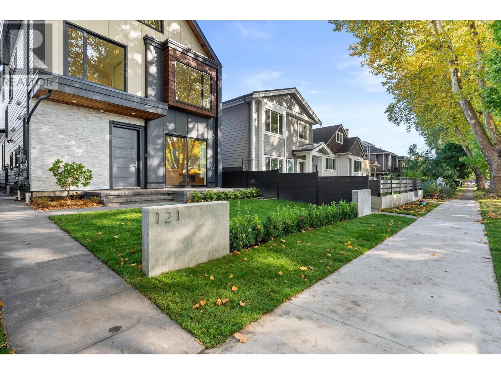 121 E 42nd Avenue, Vancouver, British Columbia  V5W 1S5 - Photo 2 - R2824802