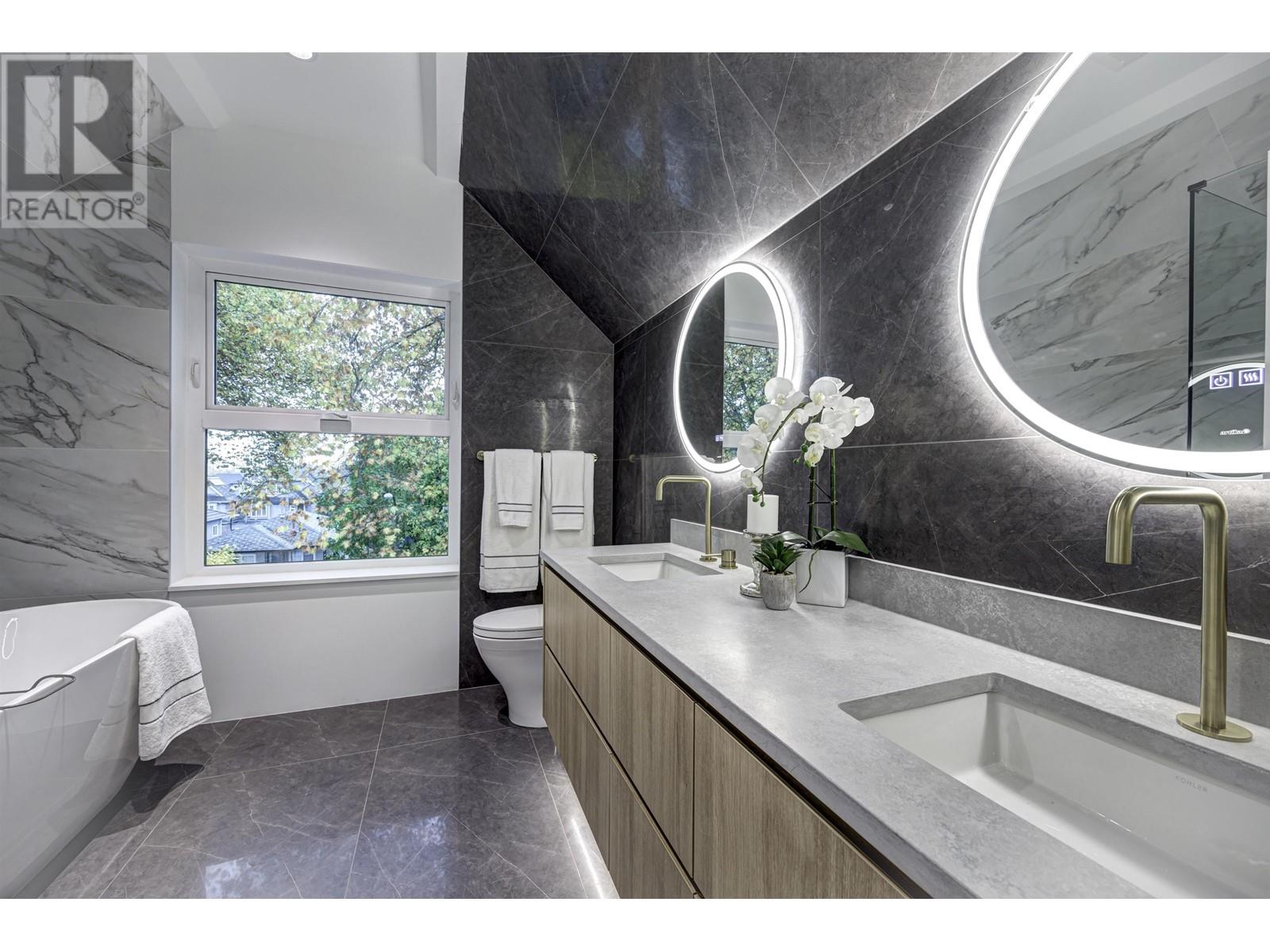 121 E 42nd Avenue, Vancouver, British Columbia  V5W 1S5 - Photo 36 - R2824802