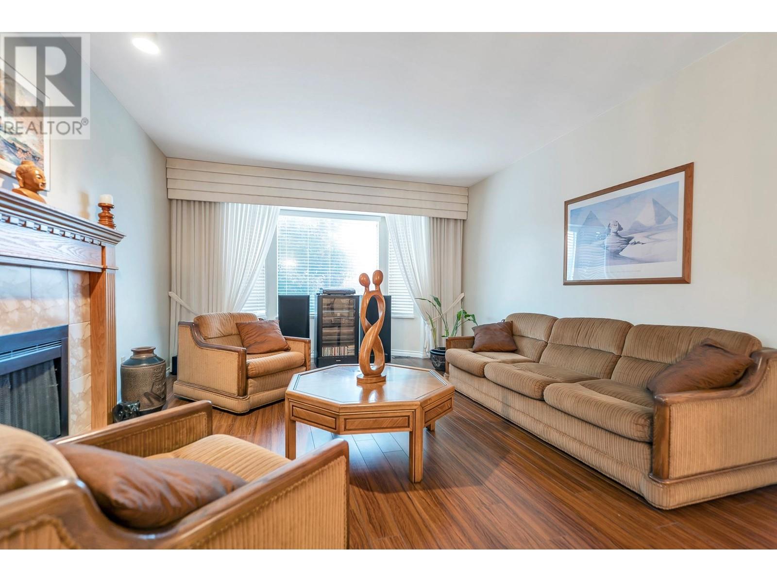 625 Pender Place, Port Coquitlam, British Columbia  V3B 7M2 - Photo 3 - R2827279