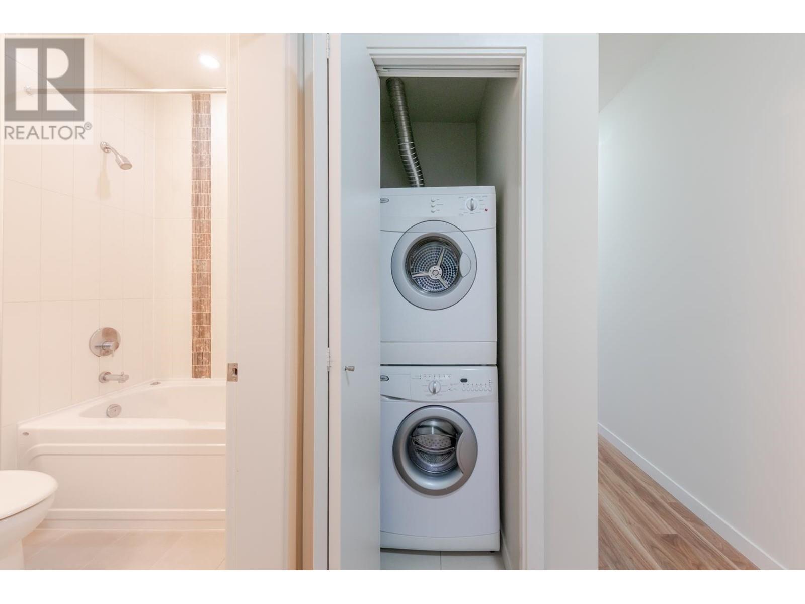 Ph8 5388 Grimmer Street, Burnaby, British Columbia  V5H 0B9 - Photo 17 - R2826495