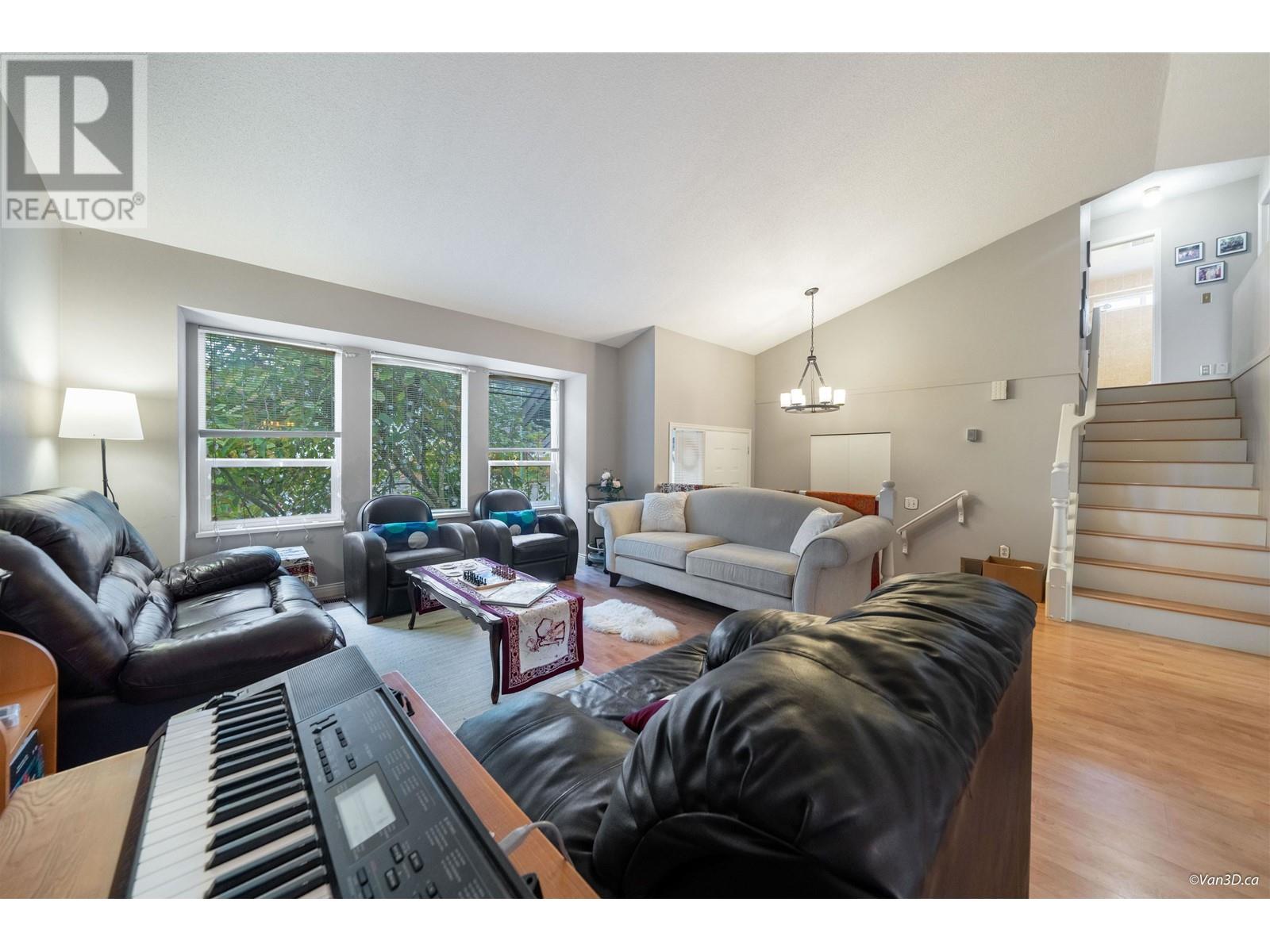1303 Franklin Street, Coquitlam, British Columbia  V3B 6N6 - Photo 4 - R2827405