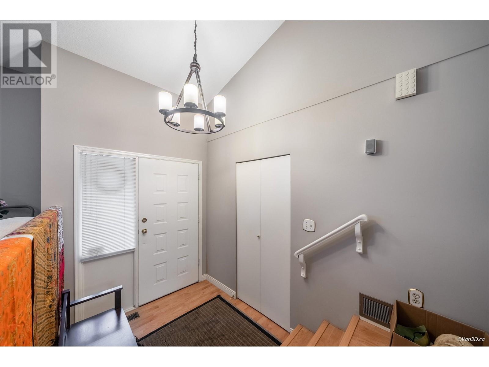 1303 Franklin Street, Coquitlam, British Columbia  V3B 6N6 - Photo 2 - R2827405