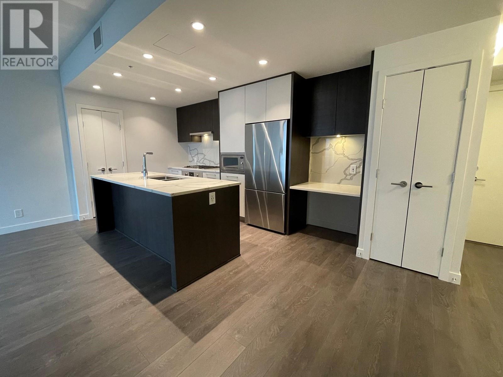 3304 567 Clarke Road, Coquitlam, British Columbia  V3J 0K7 - Photo 3 - R2821323