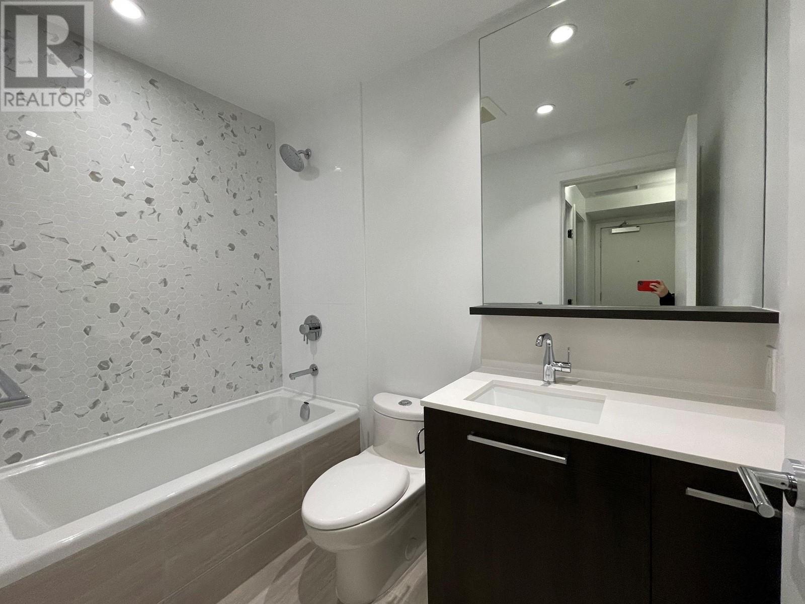 3304 567 Clarke Road, Coquitlam, British Columbia  V3J 0K7 - Photo 8 - R2821323