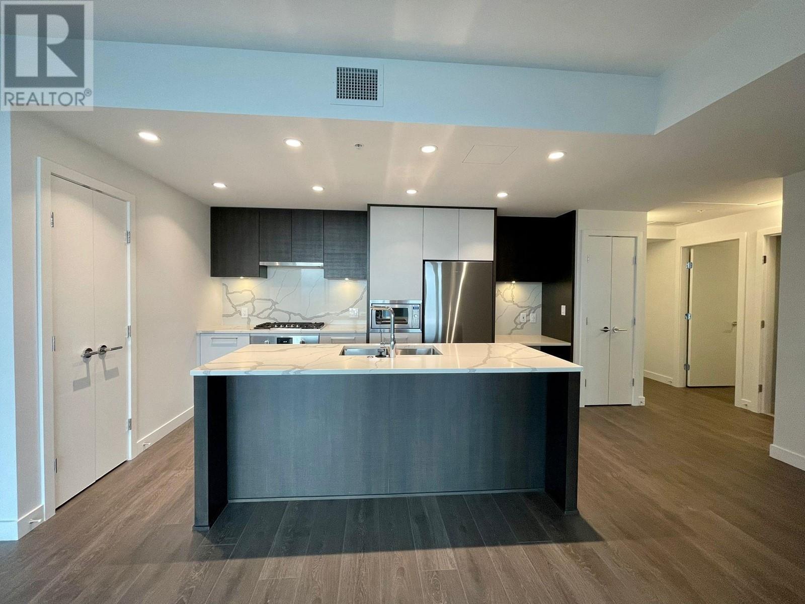 3304 567 Clarke Road, Coquitlam, British Columbia  V3J 0K7 - Photo 2 - R2821323