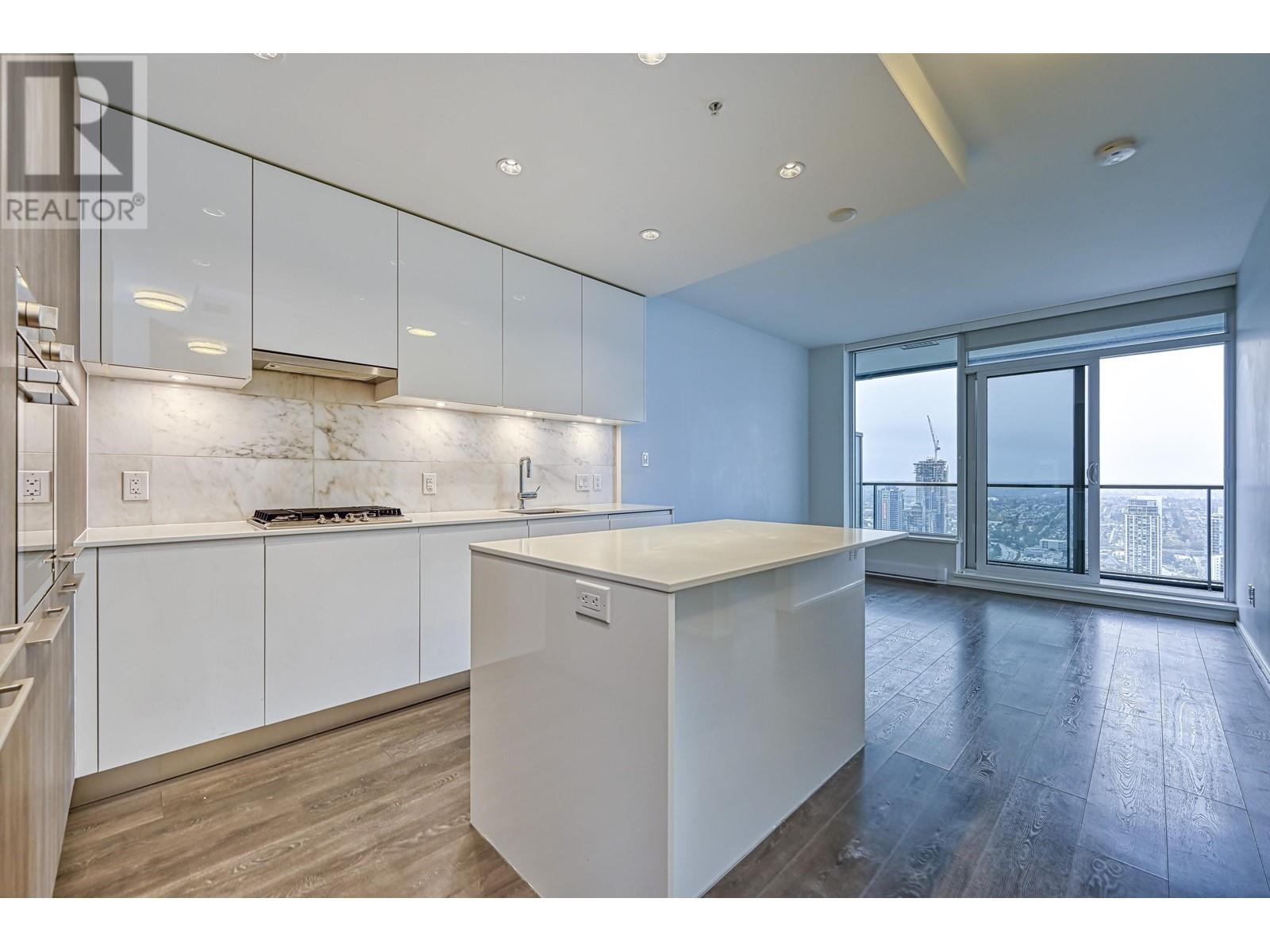 5610 4510 Halifax Way, Burnaby, British Columbia  V5C 0K4 - Photo 2 - R2827404