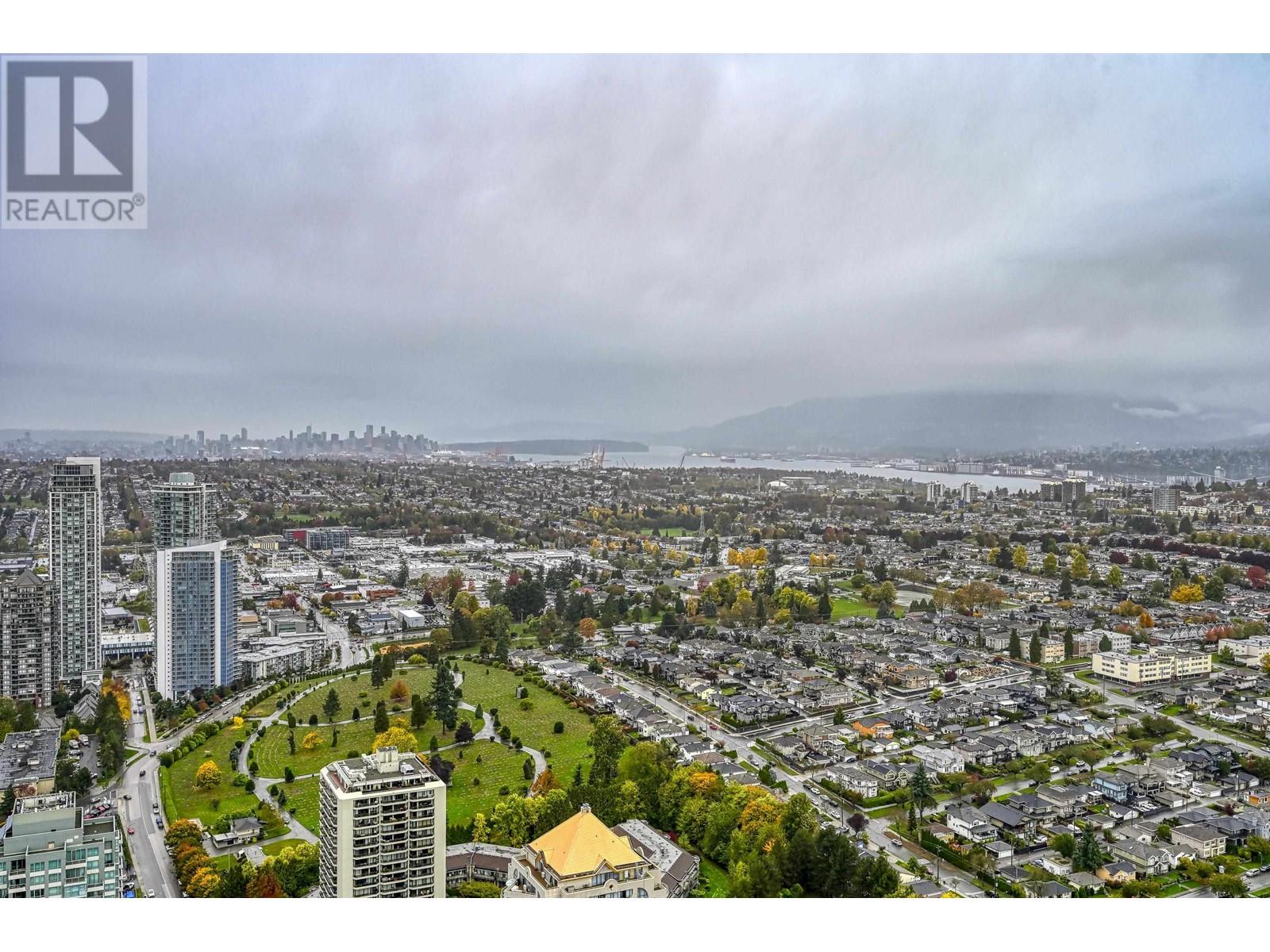 5610 4510 Halifax Way, Burnaby, British Columbia  V5C 0K4 - Photo 1 - R2827404