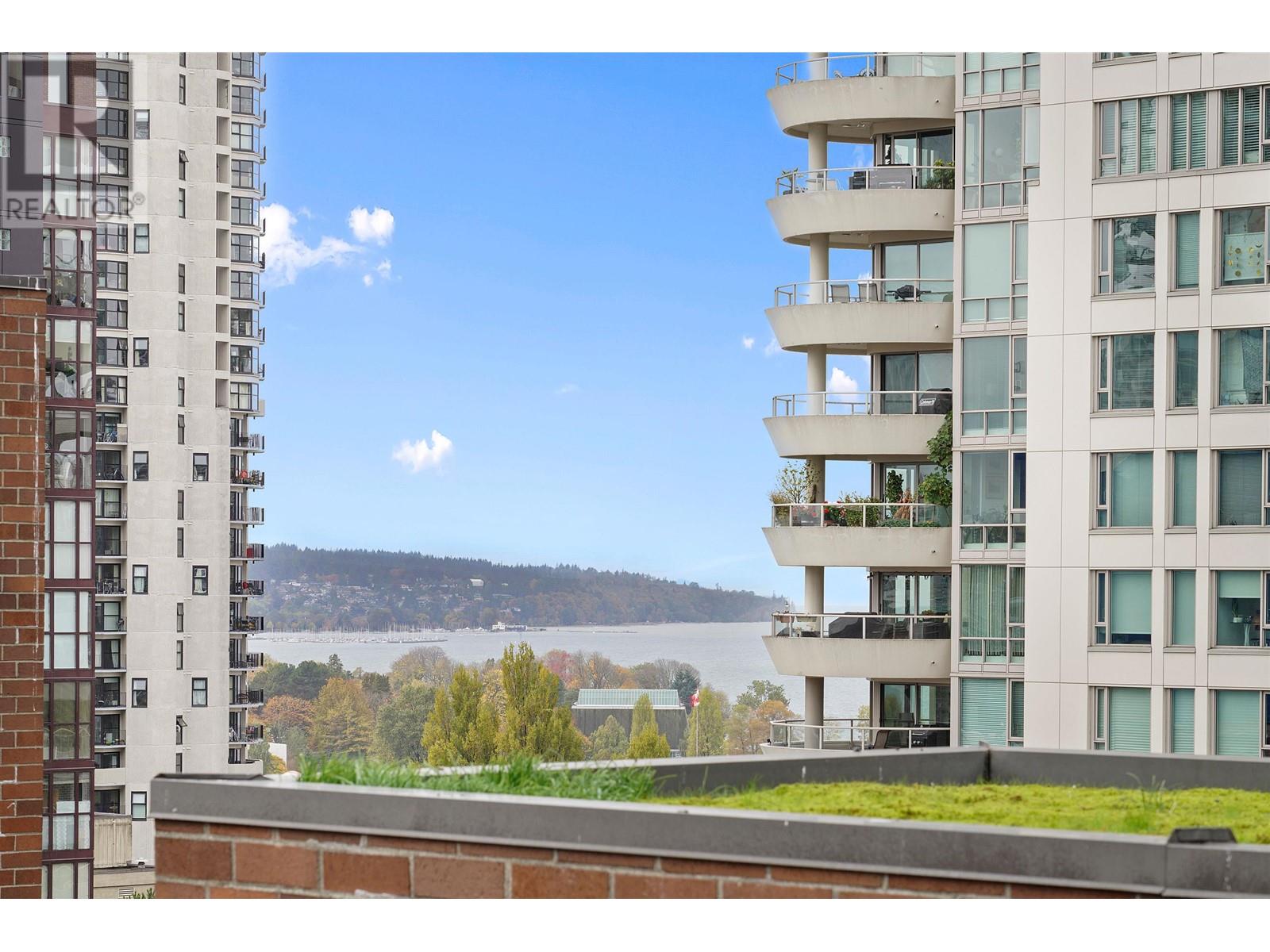 403 950 DRAKE STREET, vancouver, British Columbia