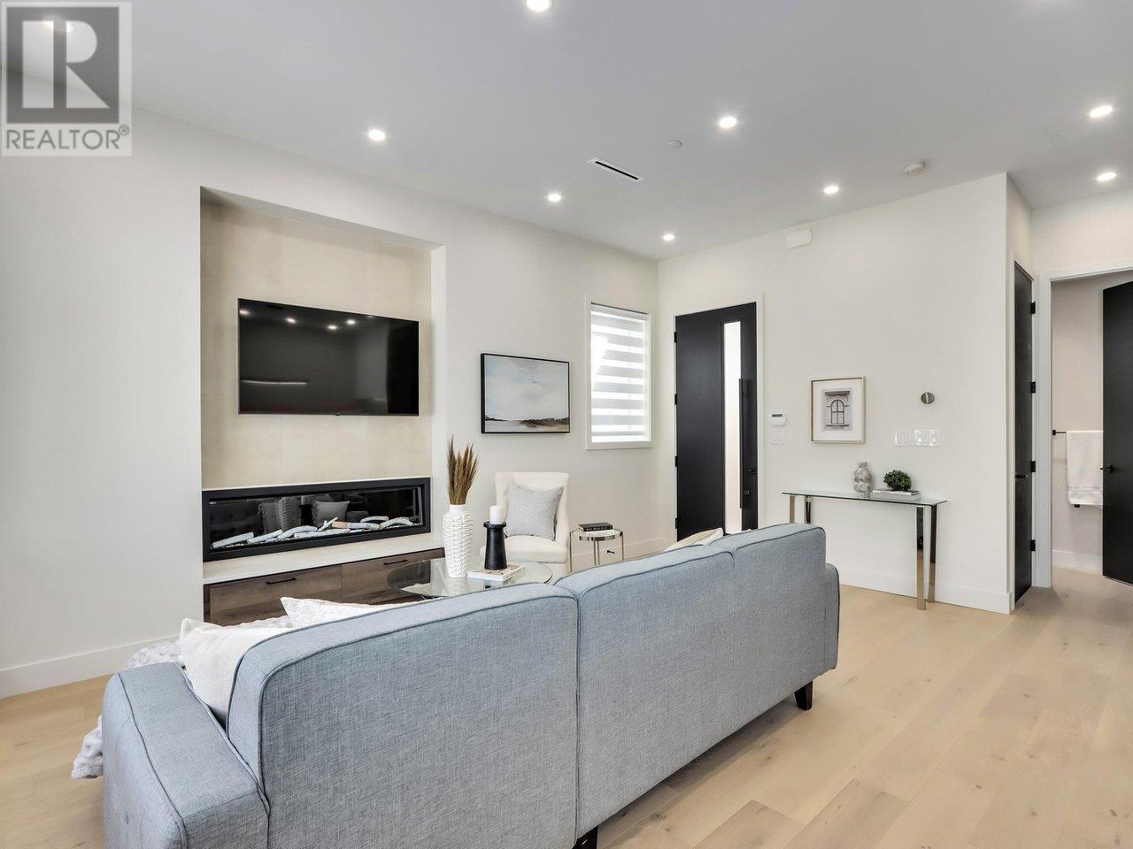 919 E 10th Avenue, Vancouver, British Columbia  V5T 2B3 - Photo 5 - R2827480