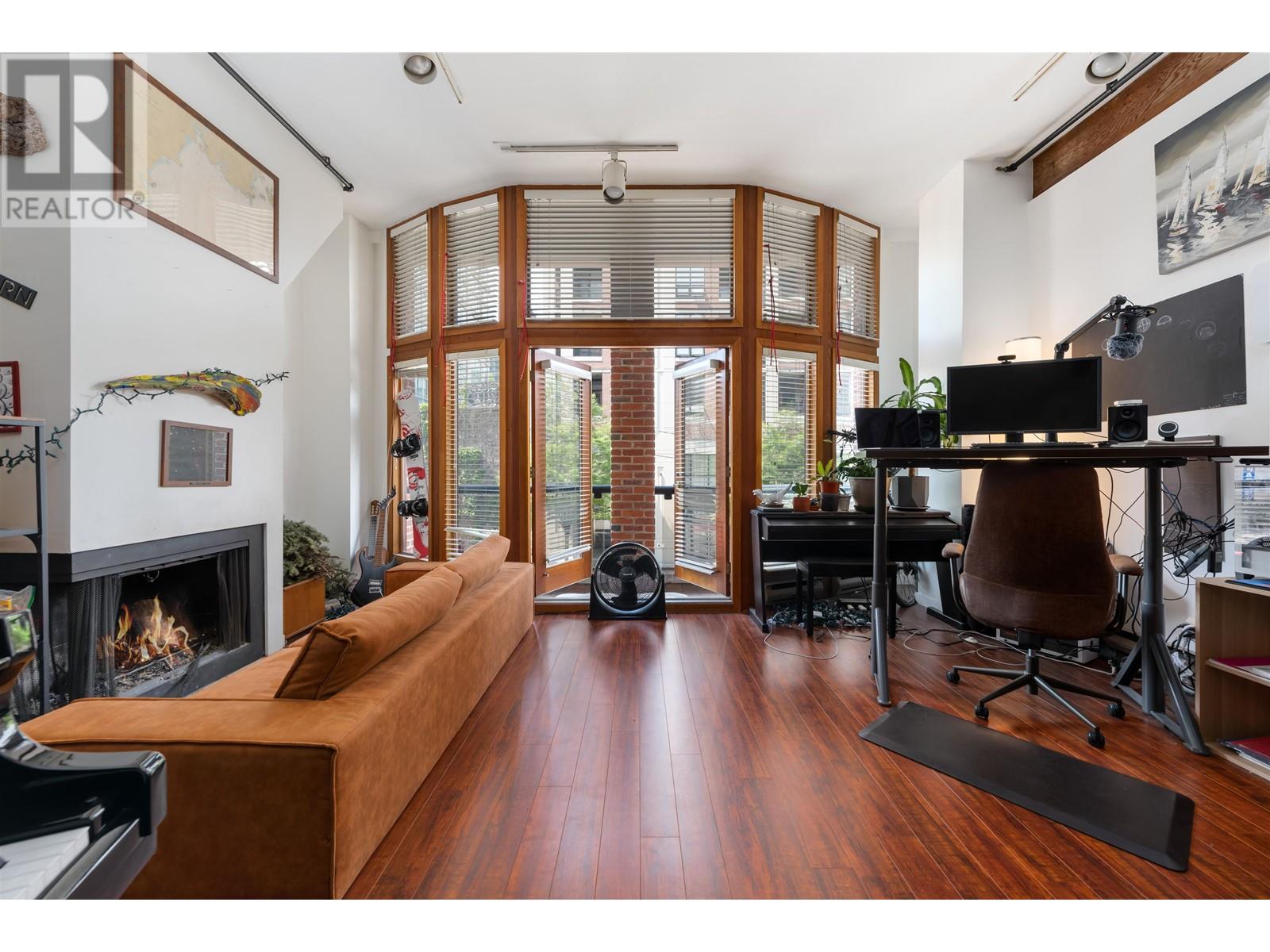 4-11 550 Beatty Street, Vancouver, British Columbia  V6B 2L3 - Photo 2 - R2827490