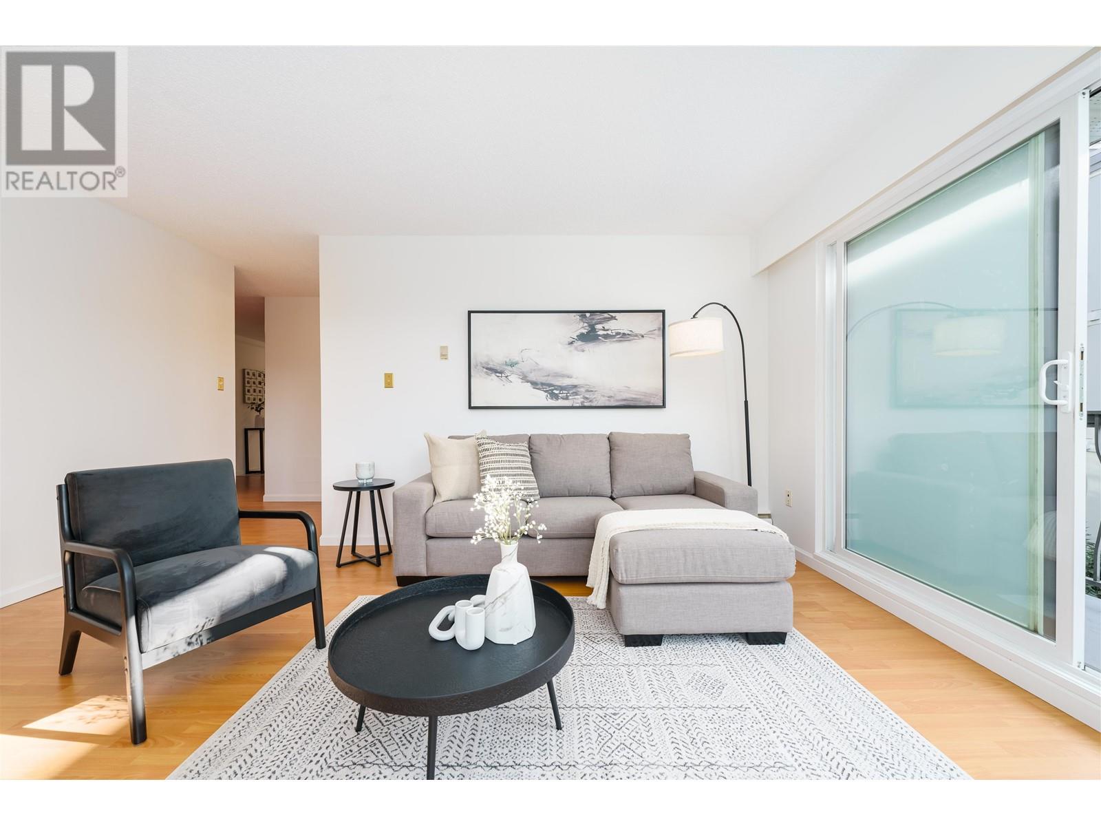 216 680 E 5th Avenue, Vancouver, British Columbia  V5T 1J2 - Photo 2 - R2827504