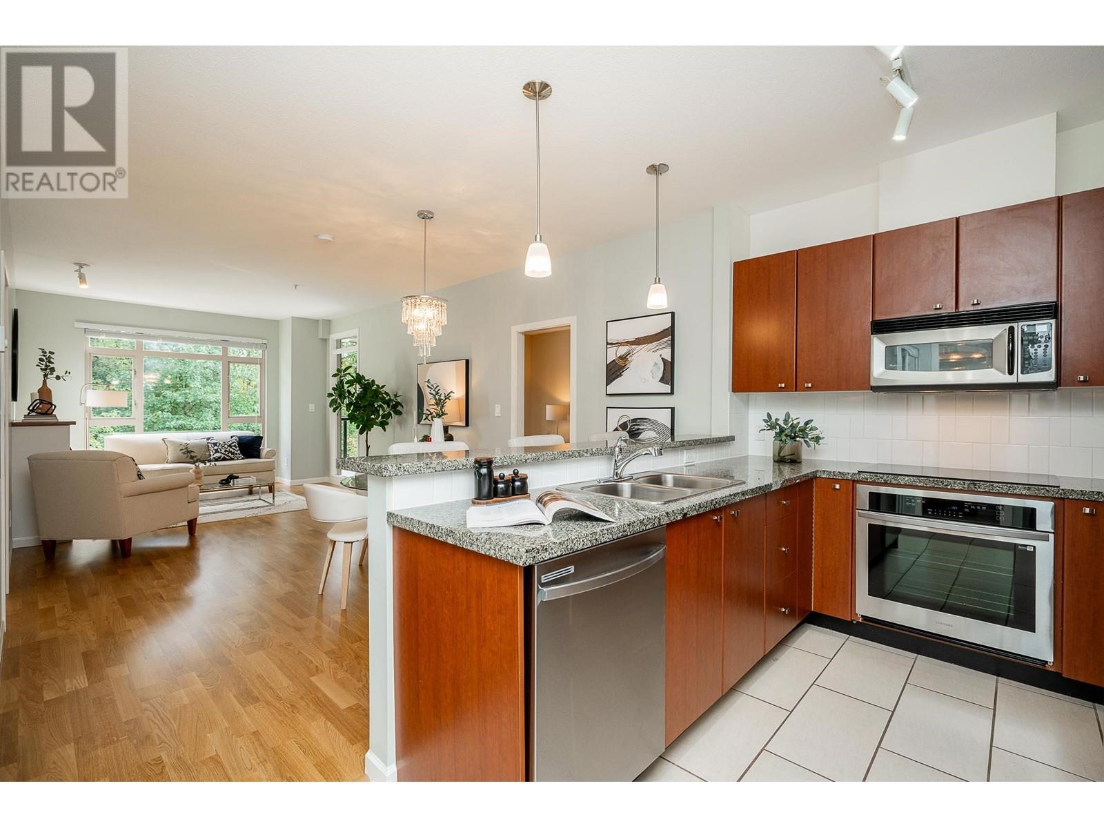 310 100 Capilano Road, Port Moody, British Columbia  V3H 5M9 - Photo 3 - R2827512