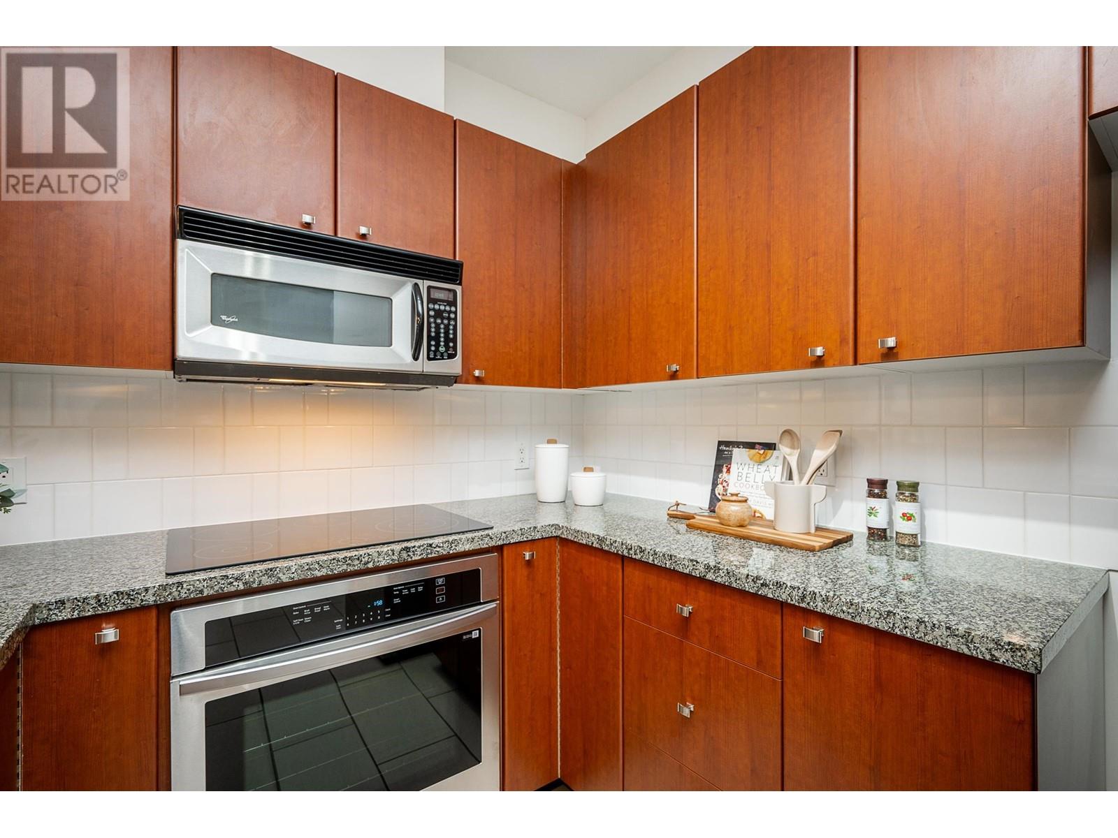 310 100 Capilano Road, Port Moody, British Columbia  V3H 5M9 - Photo 5 - R2827512