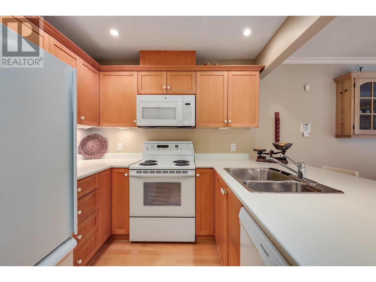 2938 Mt Seymour Parkway, North Vancouver, British Columbia  V7H 1E9 - Photo 14 - R2827488