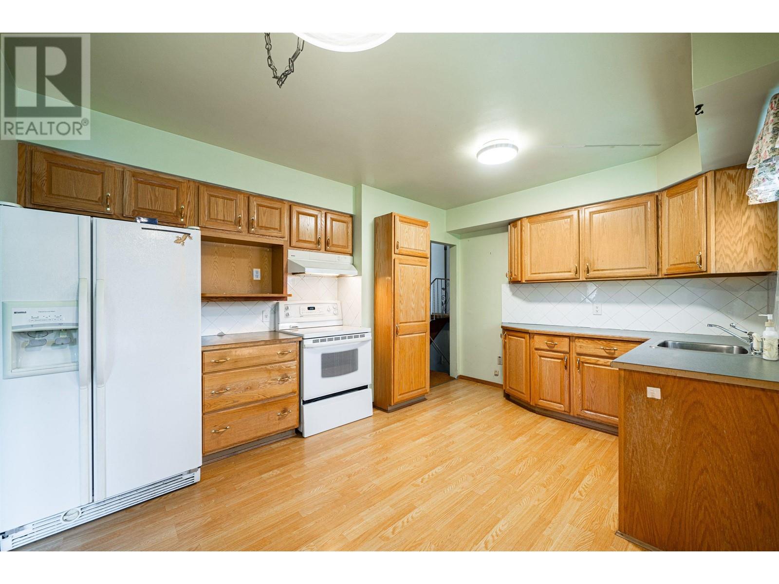 2915 Astor Drive, Burnaby, British Columbia  V3J 1K2 - Photo 10 - R2827534