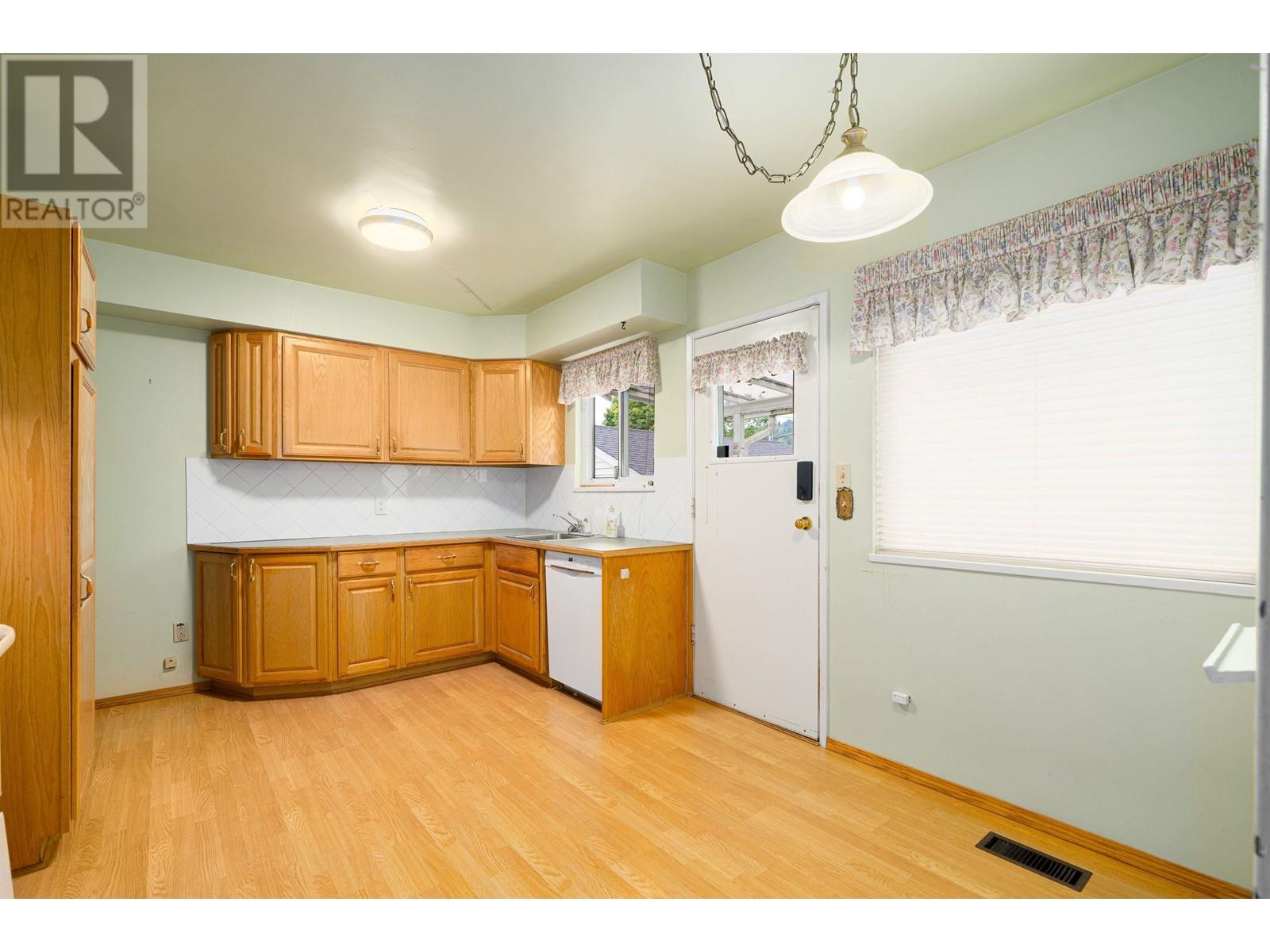 2915 Astor Drive, Burnaby, British Columbia  V3J 1K2 - Photo 12 - R2827534