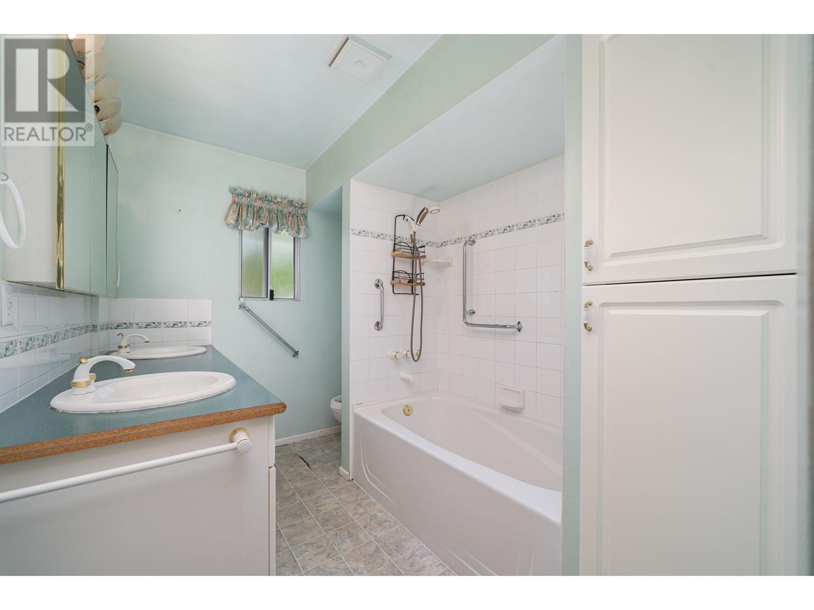 2915 Astor Drive, Burnaby, British Columbia  V3J 1K2 - Photo 14 - R2827534