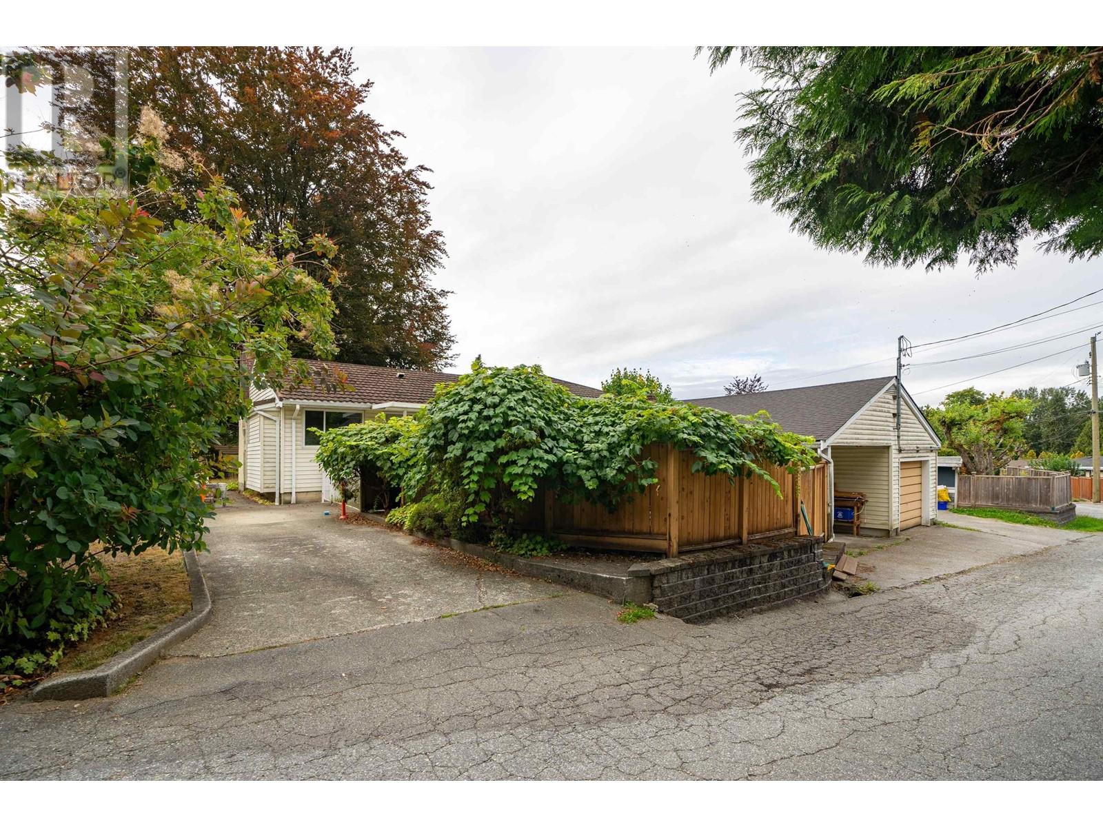 2915 Astor Drive, Burnaby, British Columbia  V3J 1K2 - Photo 5 - R2827534