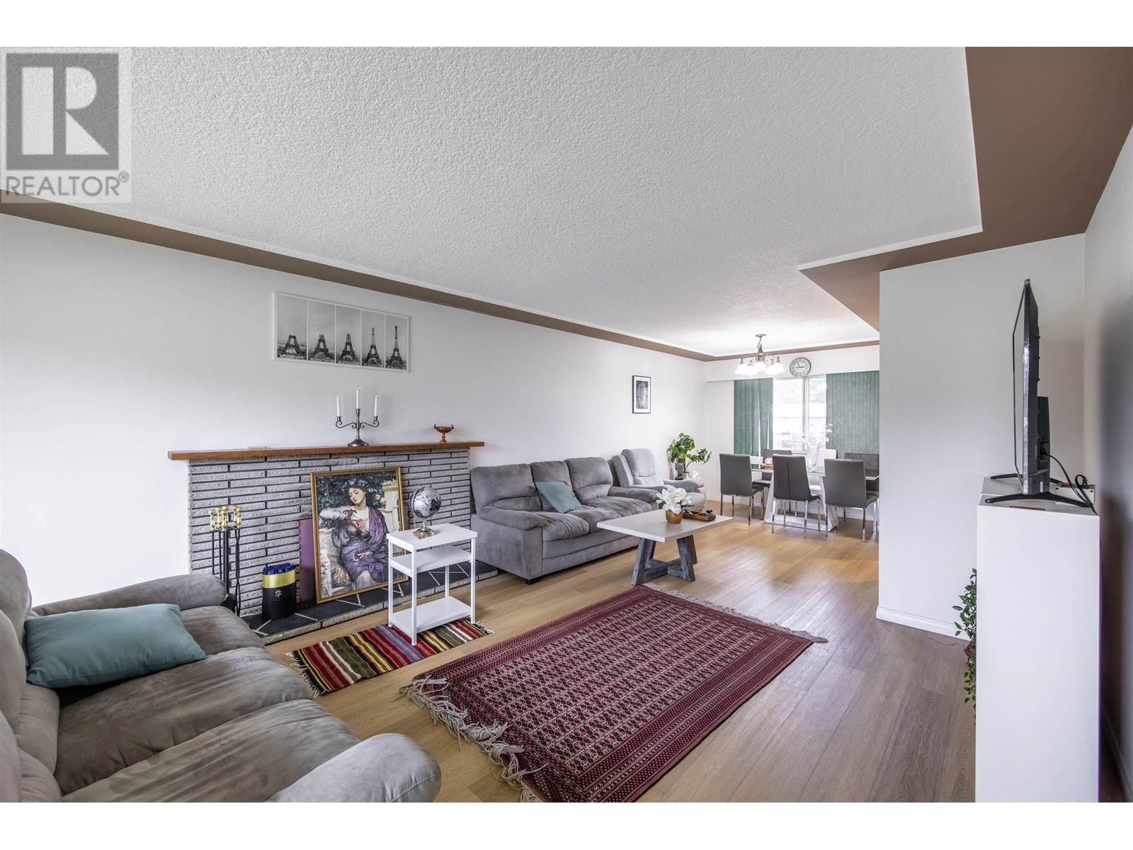 508 Laurentian Crescent, Coquitlam, British Columbia  V3J 6G9 - Photo 5 - R2826345