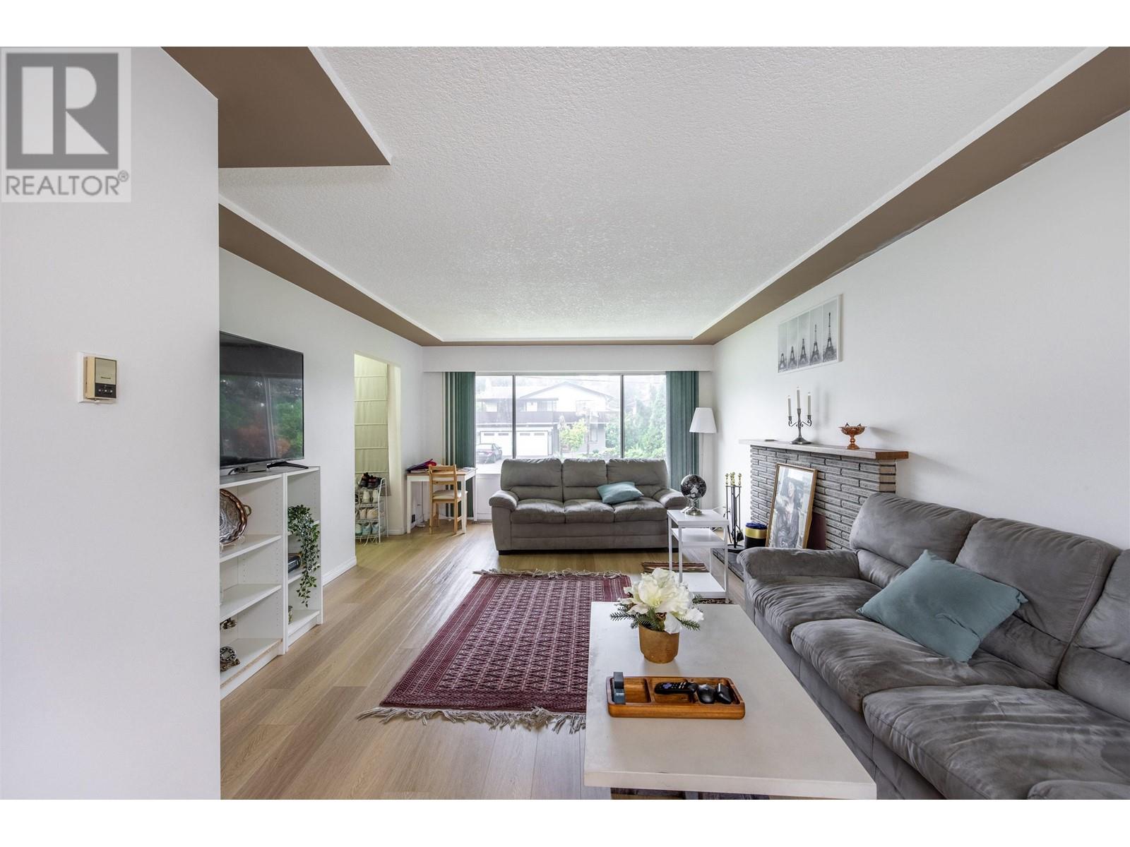 508 Laurentian Crescent, Coquitlam, British Columbia  V3J 6G9 - Photo 10 - R2826345