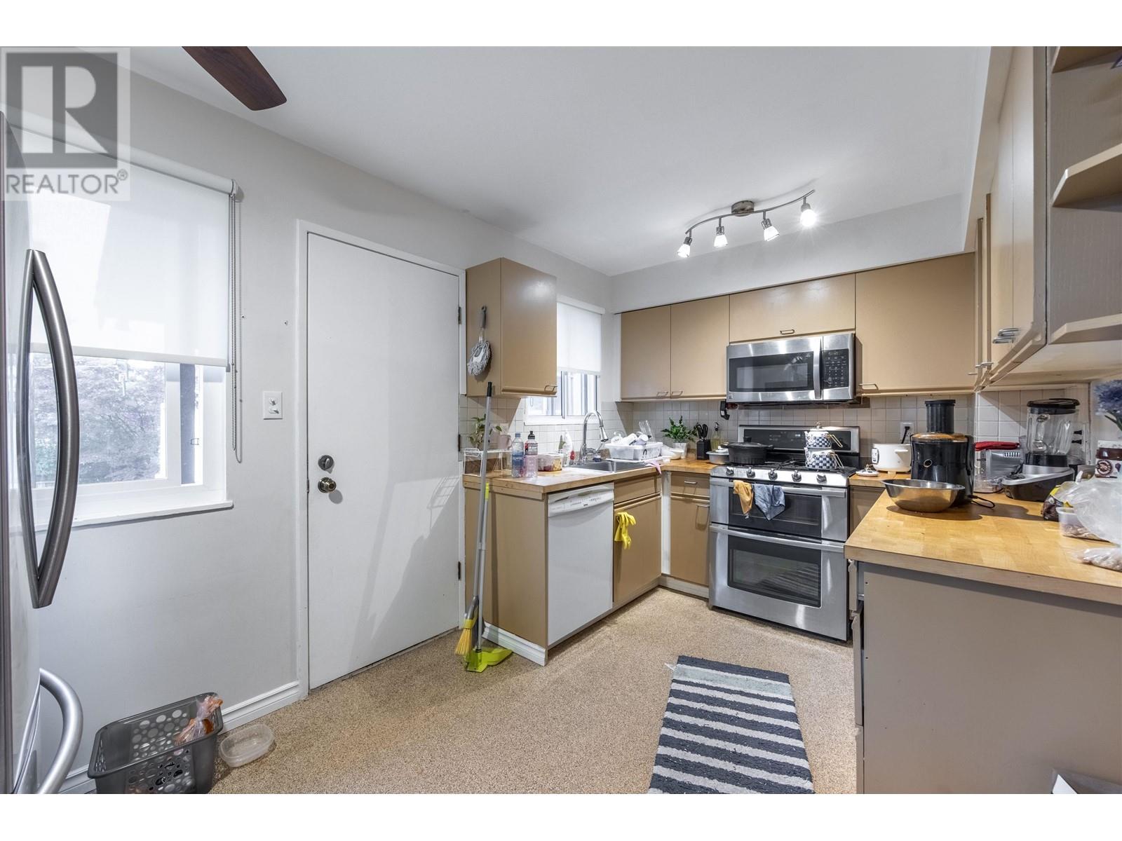 508 Laurentian Crescent, Coquitlam, British Columbia  V3J 6G9 - Photo 11 - R2826345