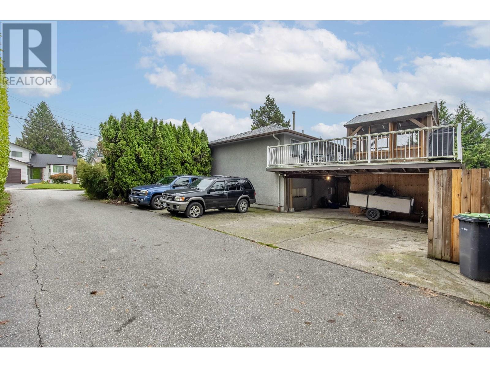 508 Laurentian Crescent, Coquitlam, British Columbia  V3J 6G9 - Photo 33 - R2826345