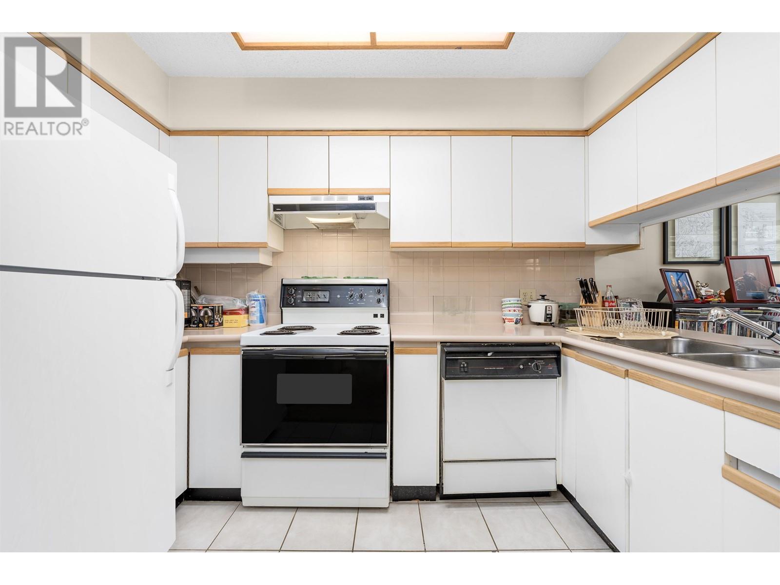 402 1225 Barclay Street, Vancouver, British Columbia  V6E 1H5 - Photo 4 - R2827378