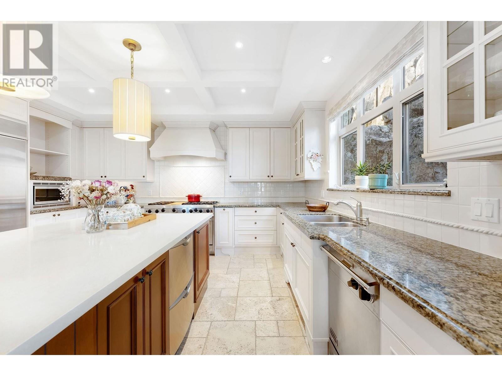 4845 Vista Place, West Vancouver, British Columbia  V7W 3E7 - Photo 13 - R2797550