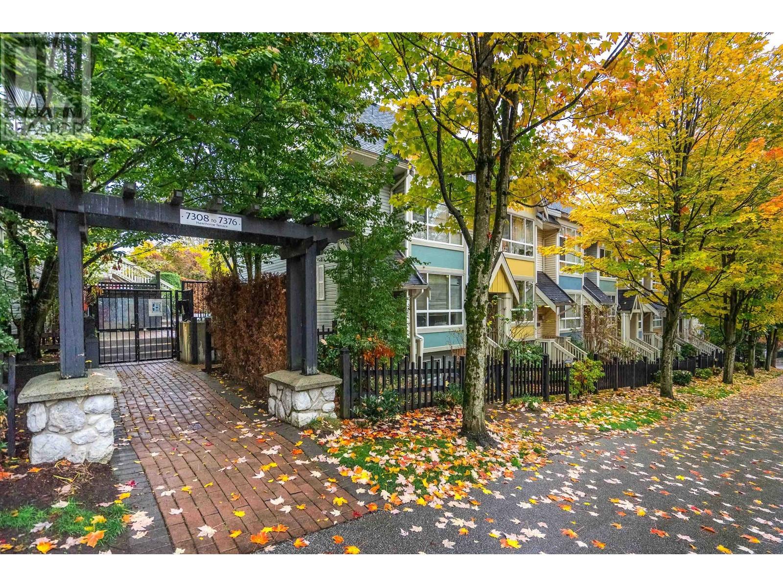 7326 Hawthorne Terrace, Burnaby, British Columbia  V5E 4M4 - Photo 2 - R2827213