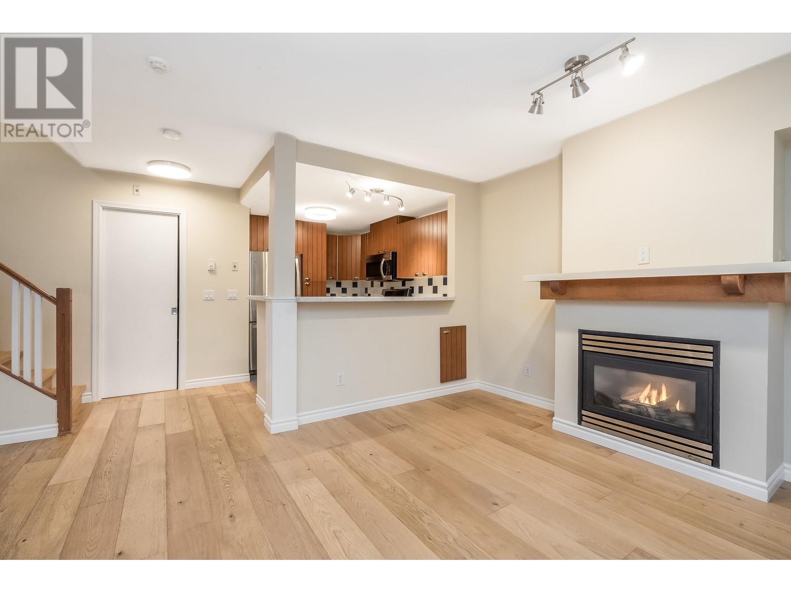 7326 Hawthorne Terrace, Burnaby, British Columbia  V5E 4M4 - Photo 10 - R2827213