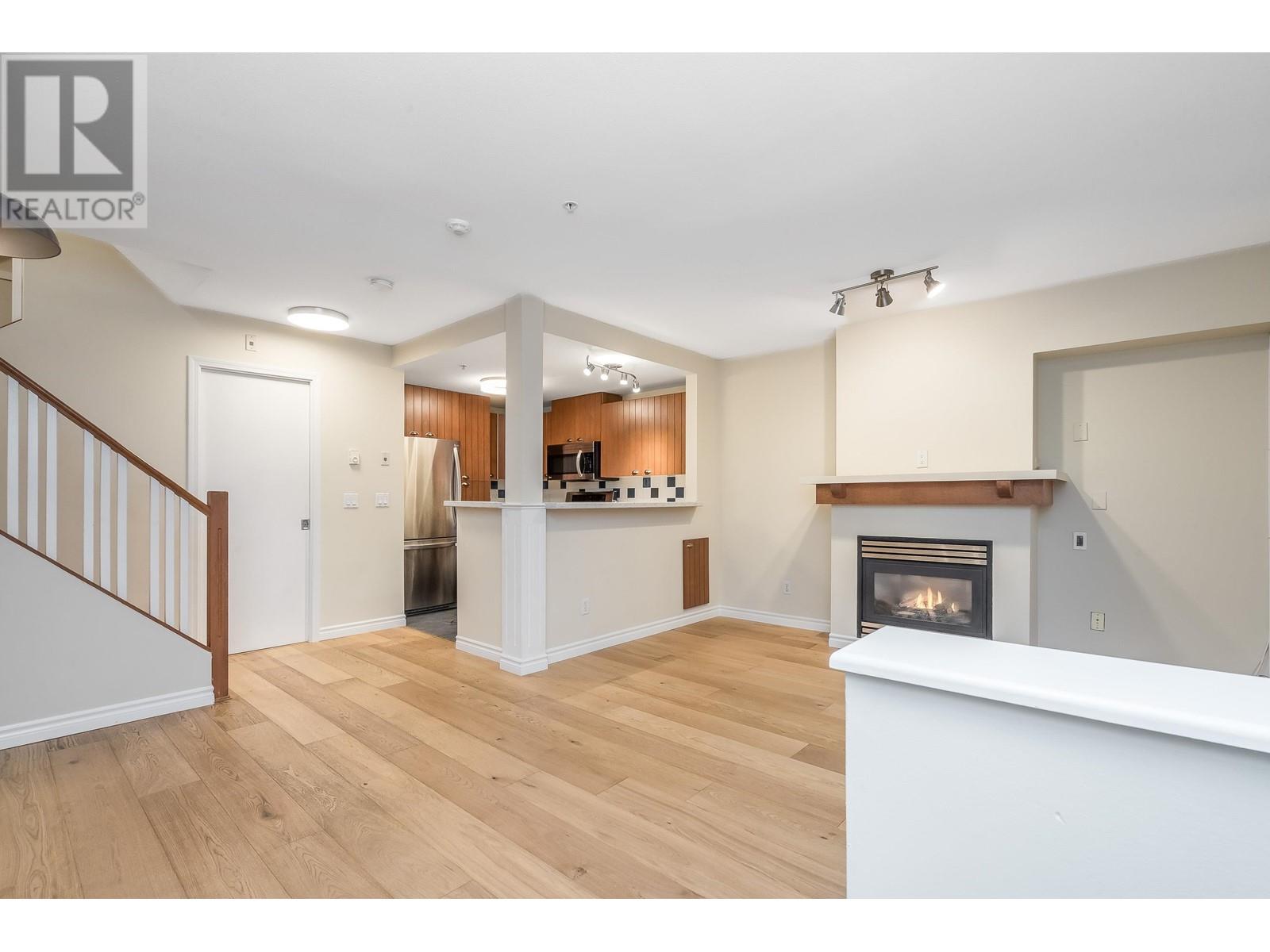 7326 Hawthorne Terrace, Burnaby, British Columbia  V5E 4M4 - Photo 5 - R2827213