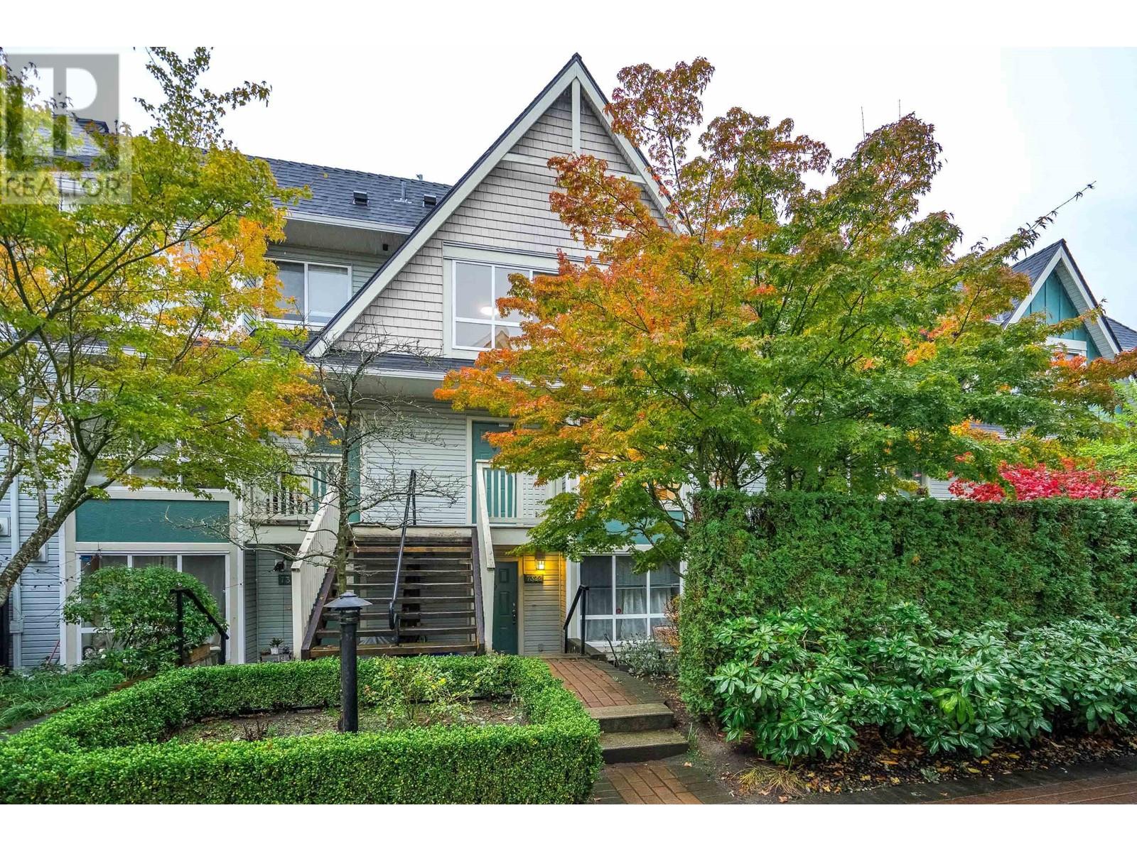 7326 Hawthorne Terrace, Burnaby, British Columbia  V5E 4M4 - Photo 3 - R2827213