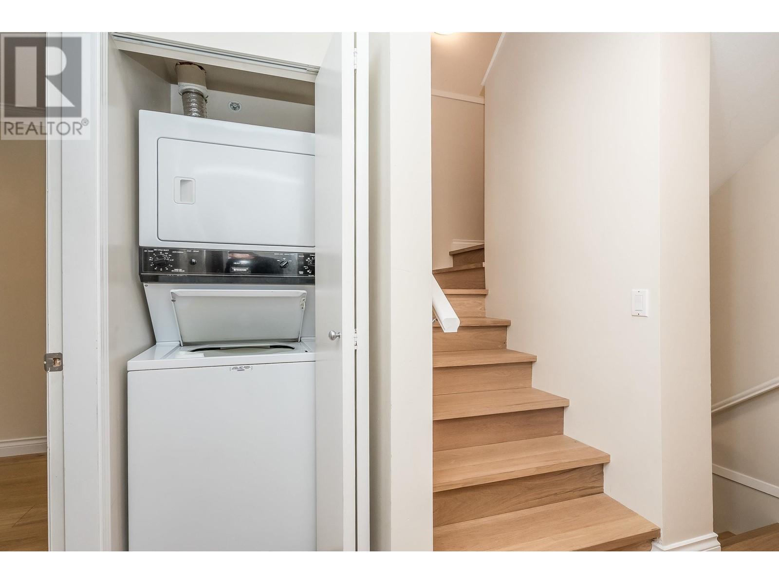 7326 Hawthorne Terrace, Burnaby, British Columbia  V5E 4M4 - Photo 21 - R2827213