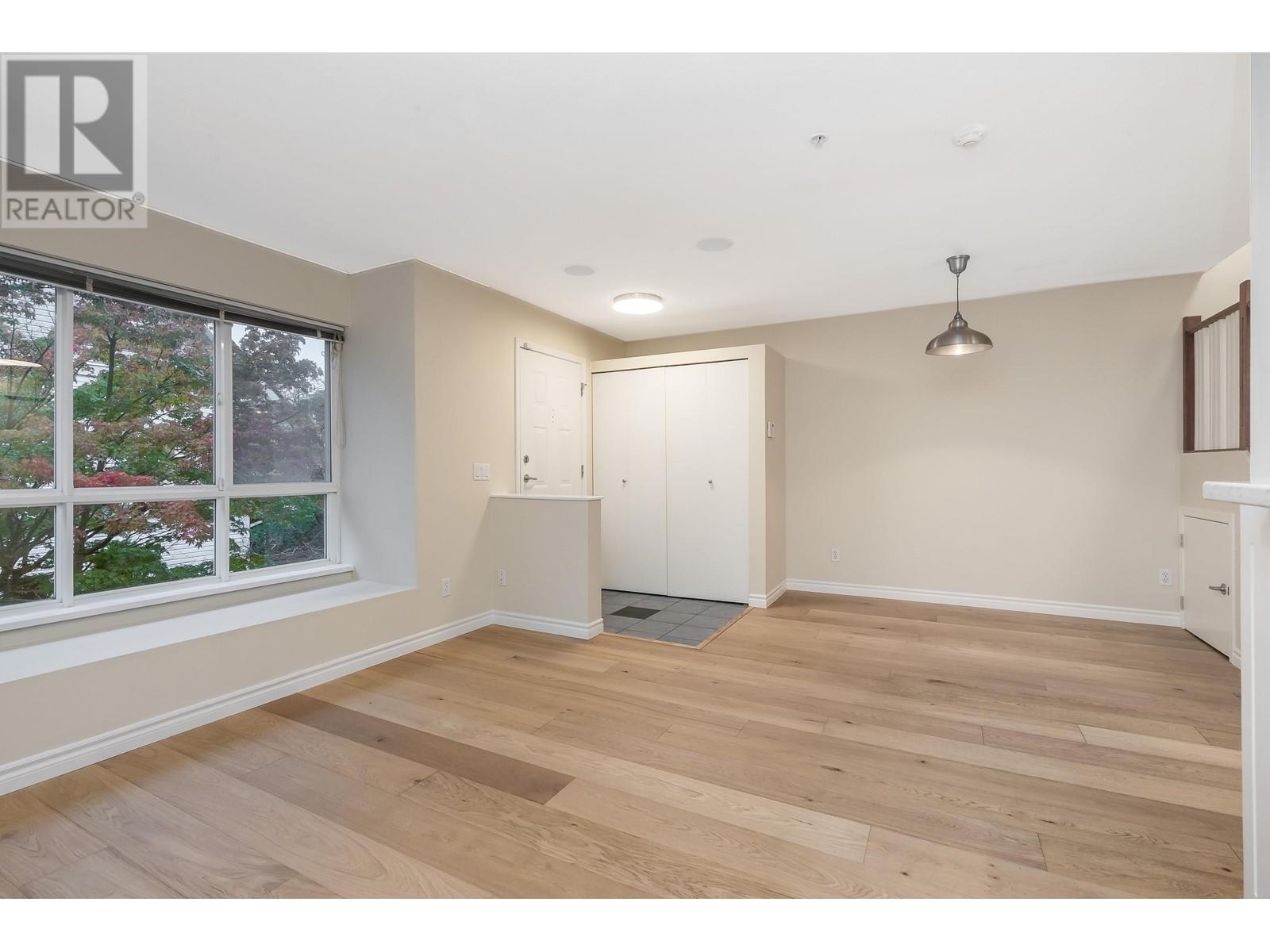 7326 Hawthorne Terrace, Burnaby, British Columbia  V5E 4M4 - Photo 8 - R2827213