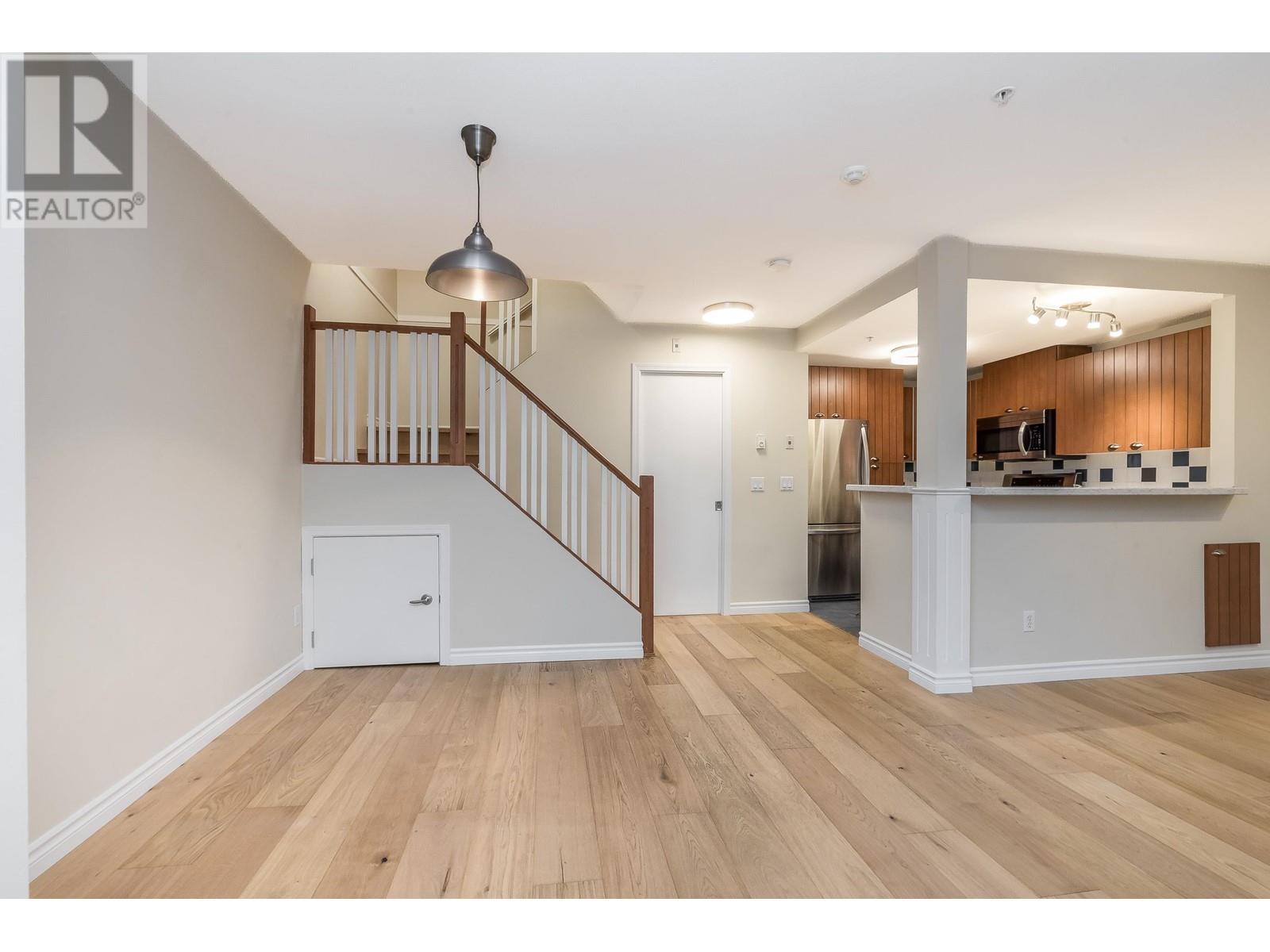 7326 Hawthorne Terrace, Burnaby, British Columbia  V5E 4M4 - Photo 7 - R2827213